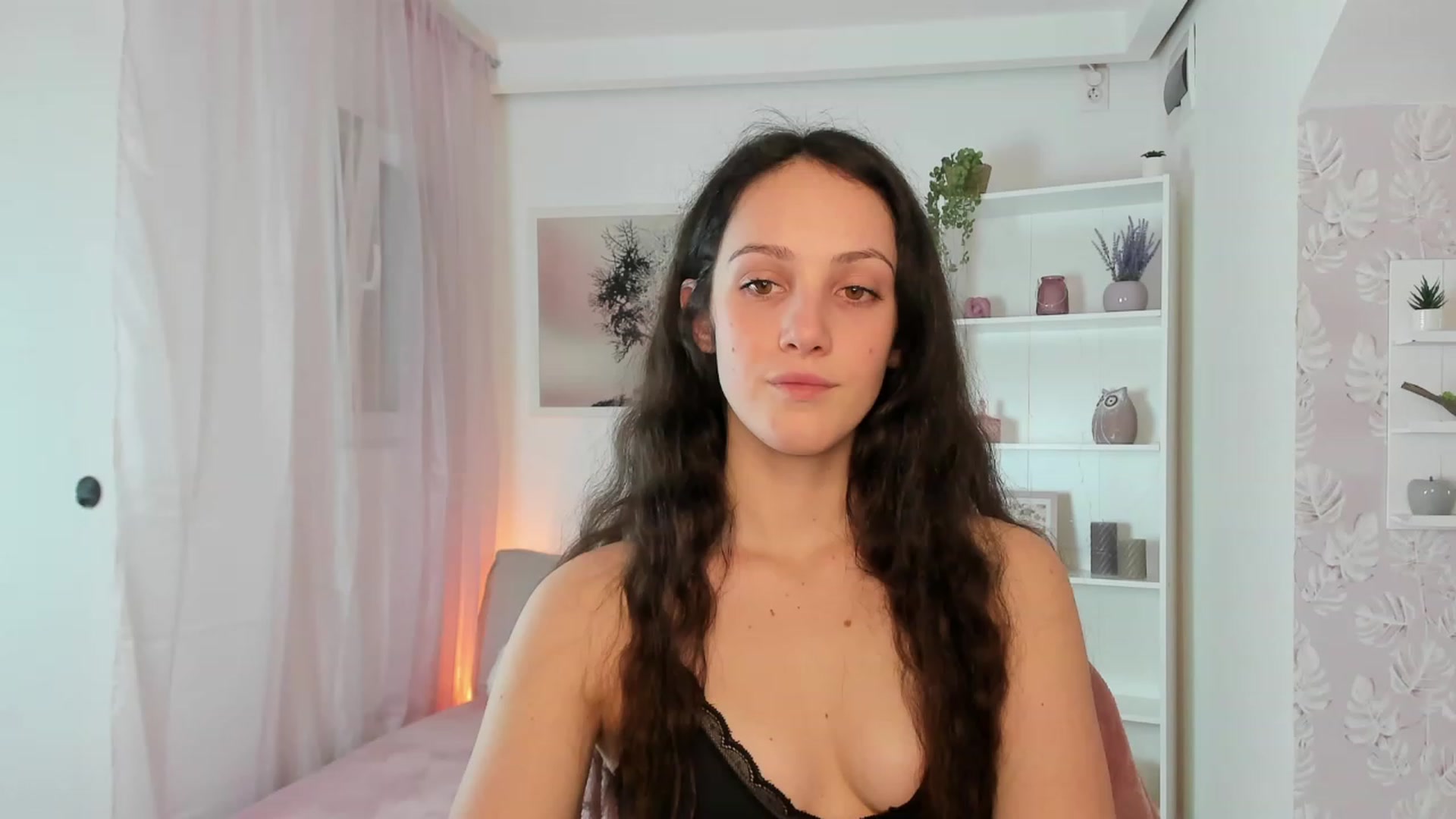 Gallery image thumbnail from Sophie_Rain18's myfreecams stream on, 02/03/2023, 15:46 image 9 of 20