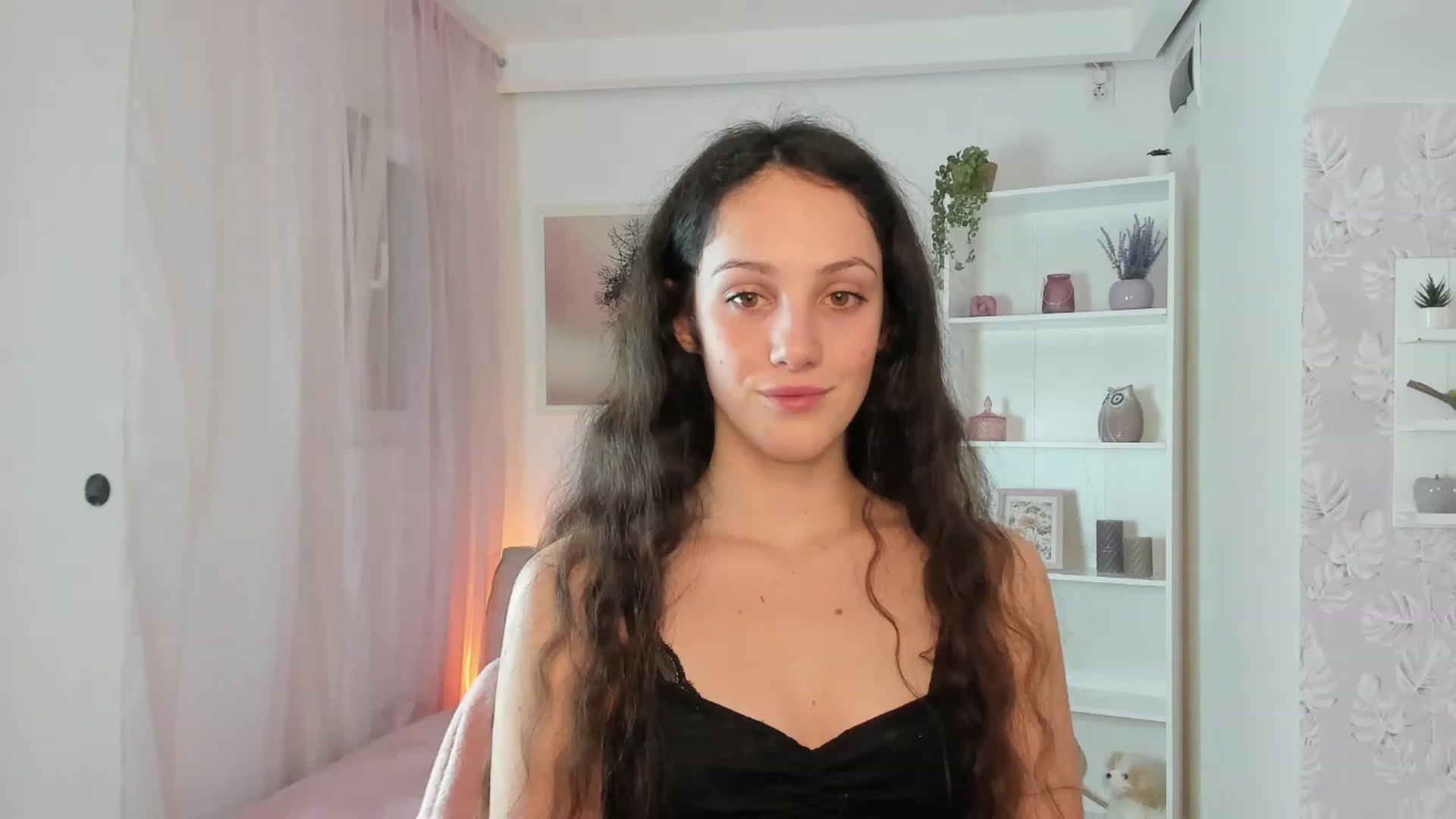 Gallery image thumbnail from Sophie_Rain18's myfreecams stream on, 02/03/2023, 18:11 image 5 of 20