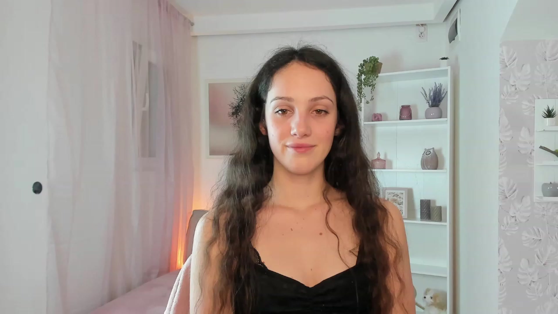 Gallery image thumbnail from Sophie_Rain18's myfreecams stream on, 02/03/2023, 18:11 image 8 of 20