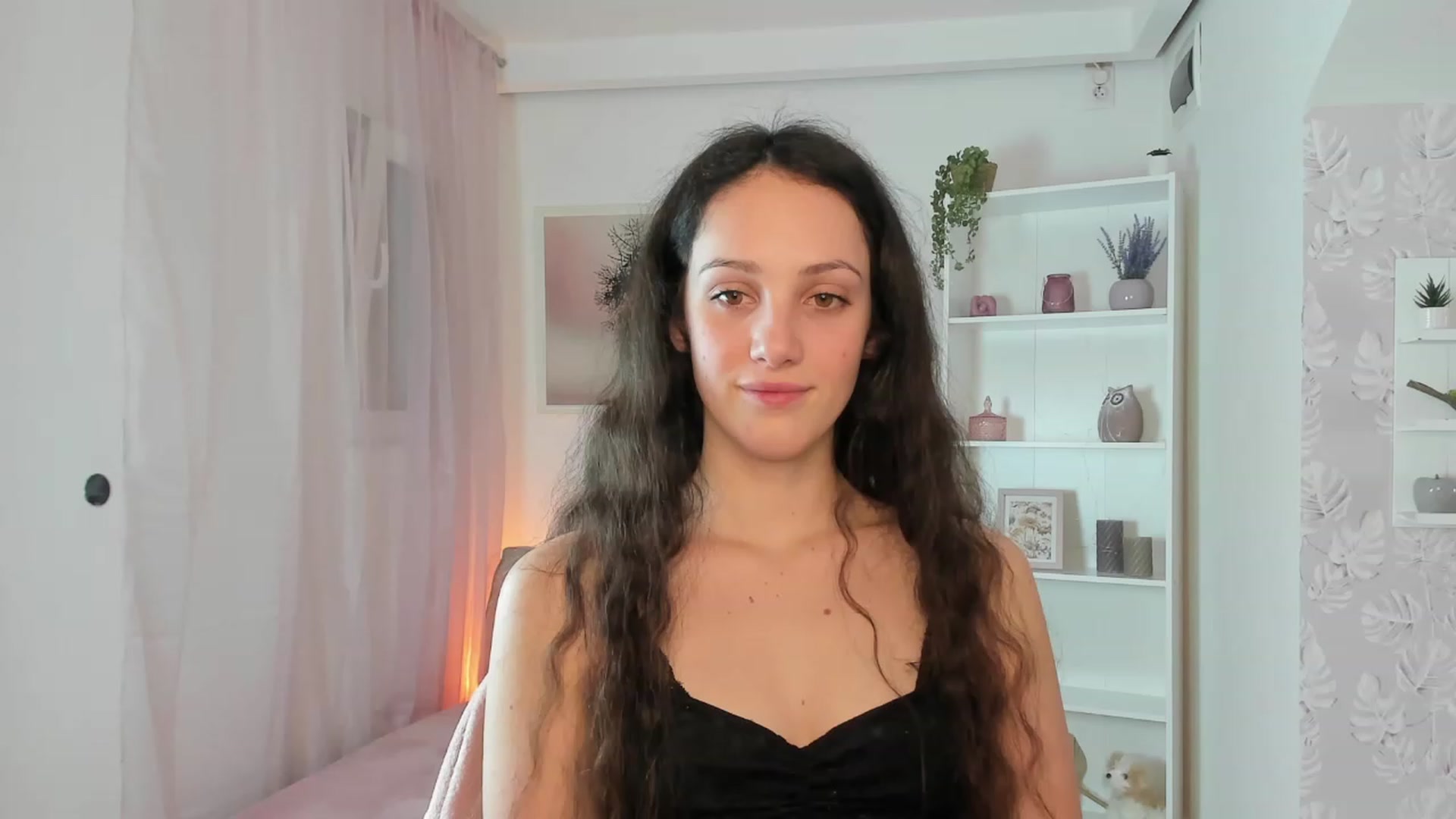 Gallery image thumbnail from Sophie_Rain18's myfreecams stream on, 02/03/2023, 18:11 image 10 of 20