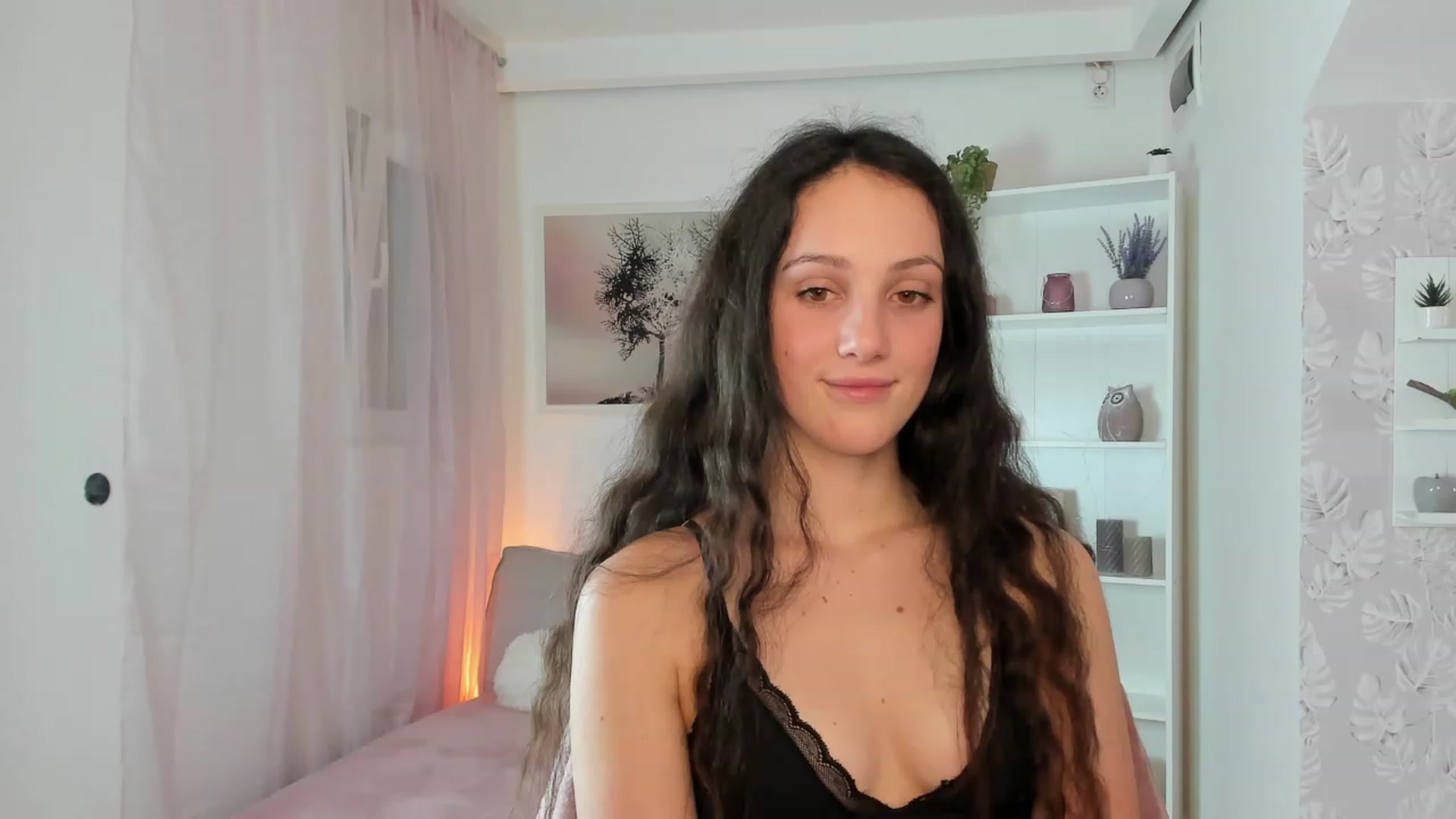 Gallery image thumbnail from Sophie_Rain18's myfreecams stream on, 02/03/2023, 18:40 image 8 of 20