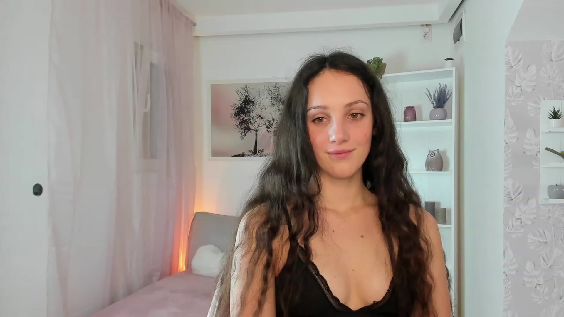 Gallery image thumbnail from Sophie_Rain18's myfreecams stream on, 02/03/2023, 18:40 image 3 of 20