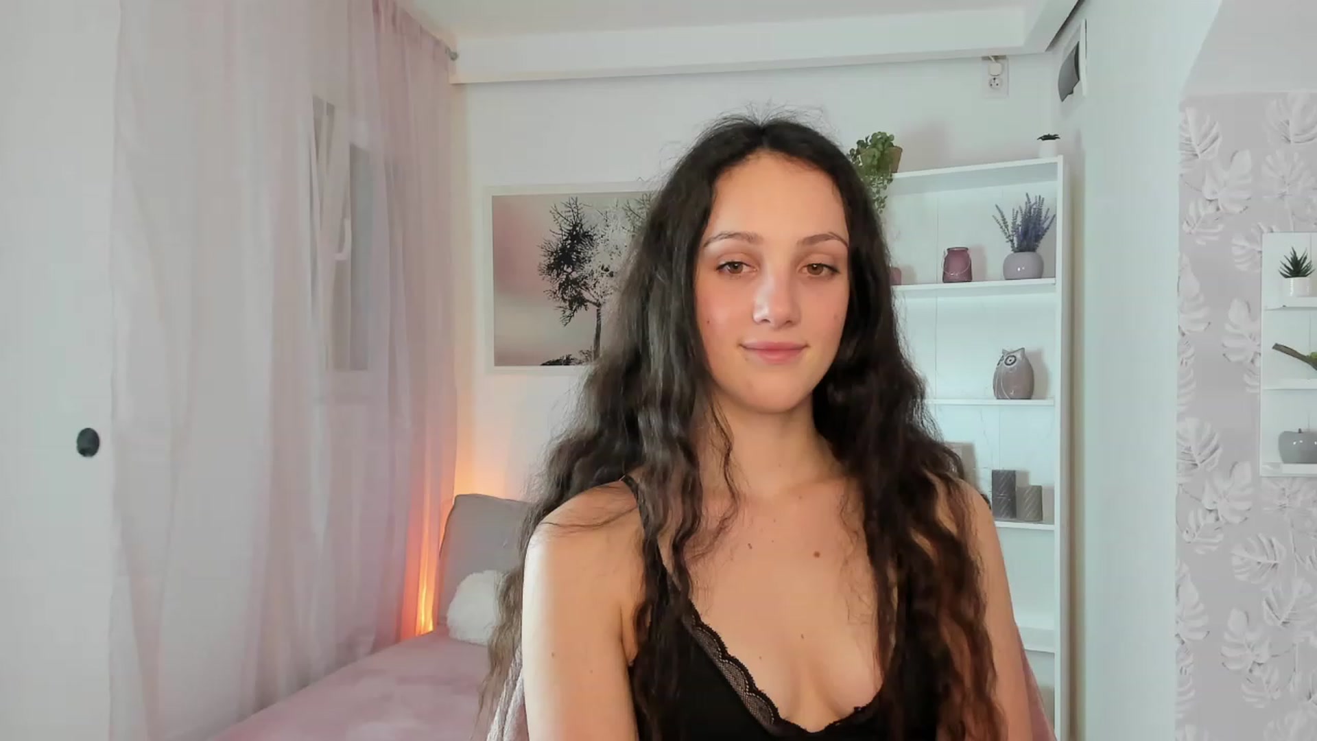 Gallery image thumbnail from Sophie_Rain18's myfreecams stream on, 02/03/2023, 18:40 image 9 of 20