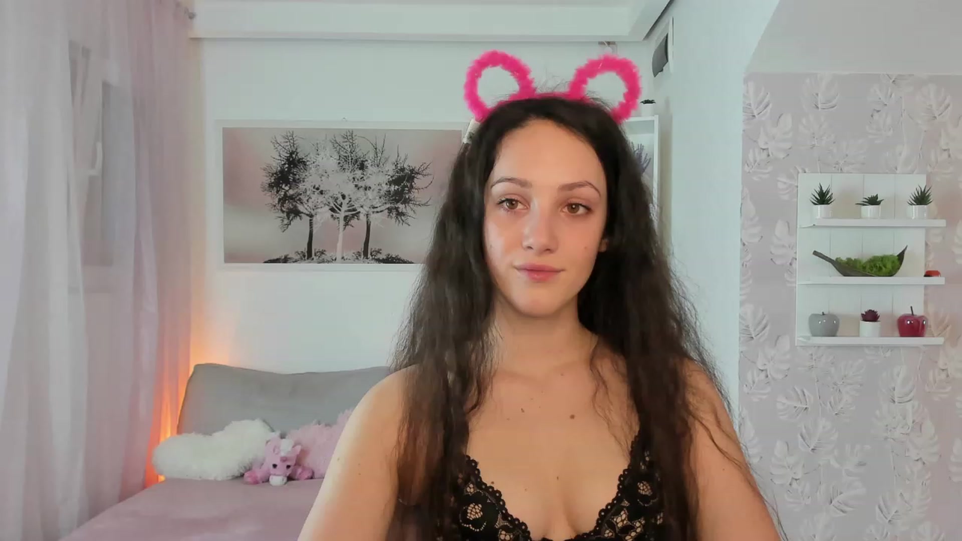 Gallery image thumbnail from Sophie_Rain18's myfreecams stream on, 02/13/2023, 15:52 image 1 of 20
