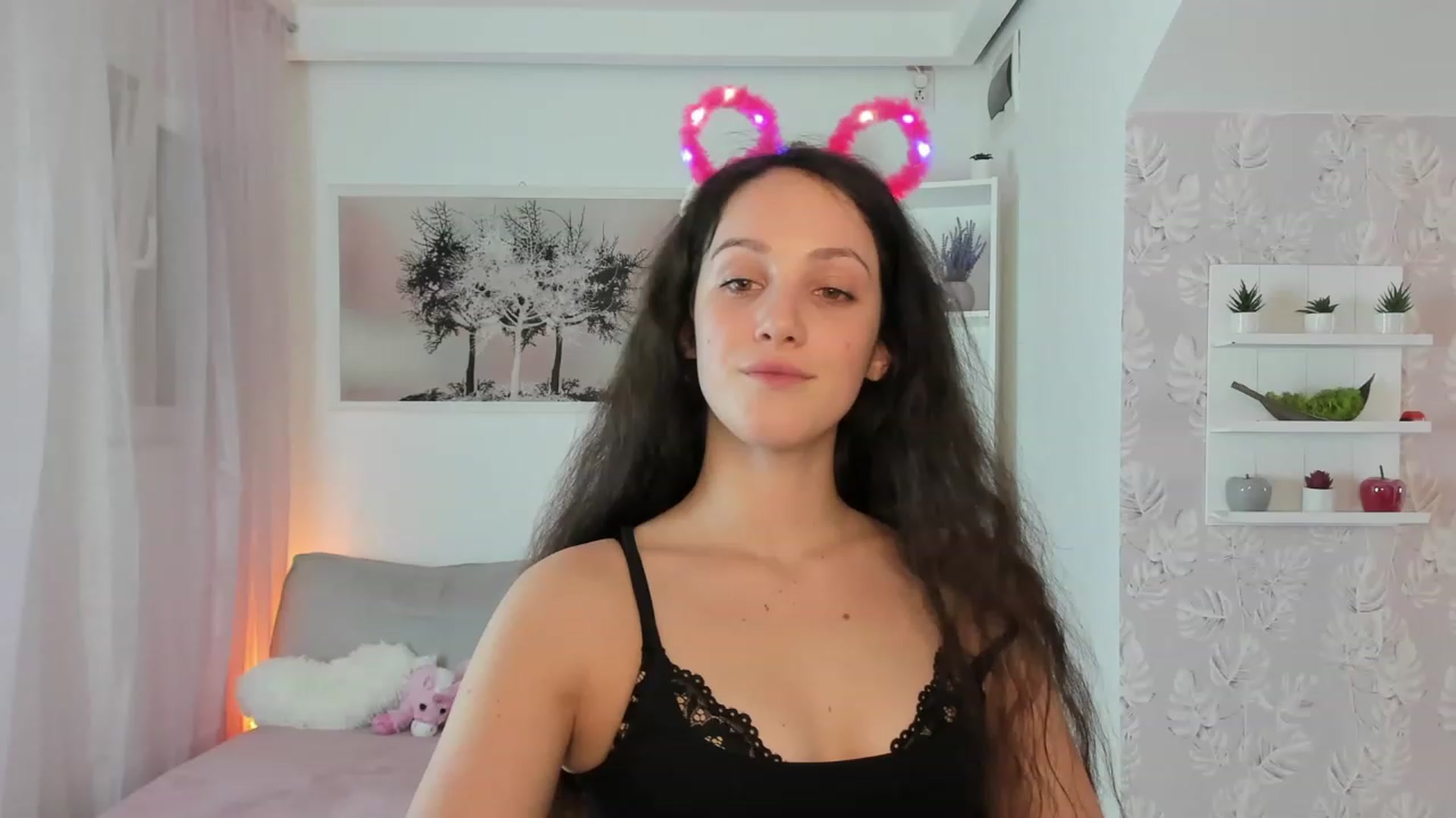 Gallery image thumbnail from Sophie_Rain18's myfreecams stream on, 02/13/2023, 18:19 image 13 of 20