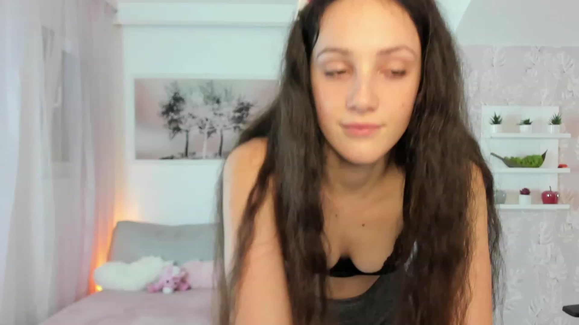 Gallery image thumbnail from Sophie_Rain18's myfreecams stream on, 02/13/2023, 18:32 image 17 of 20