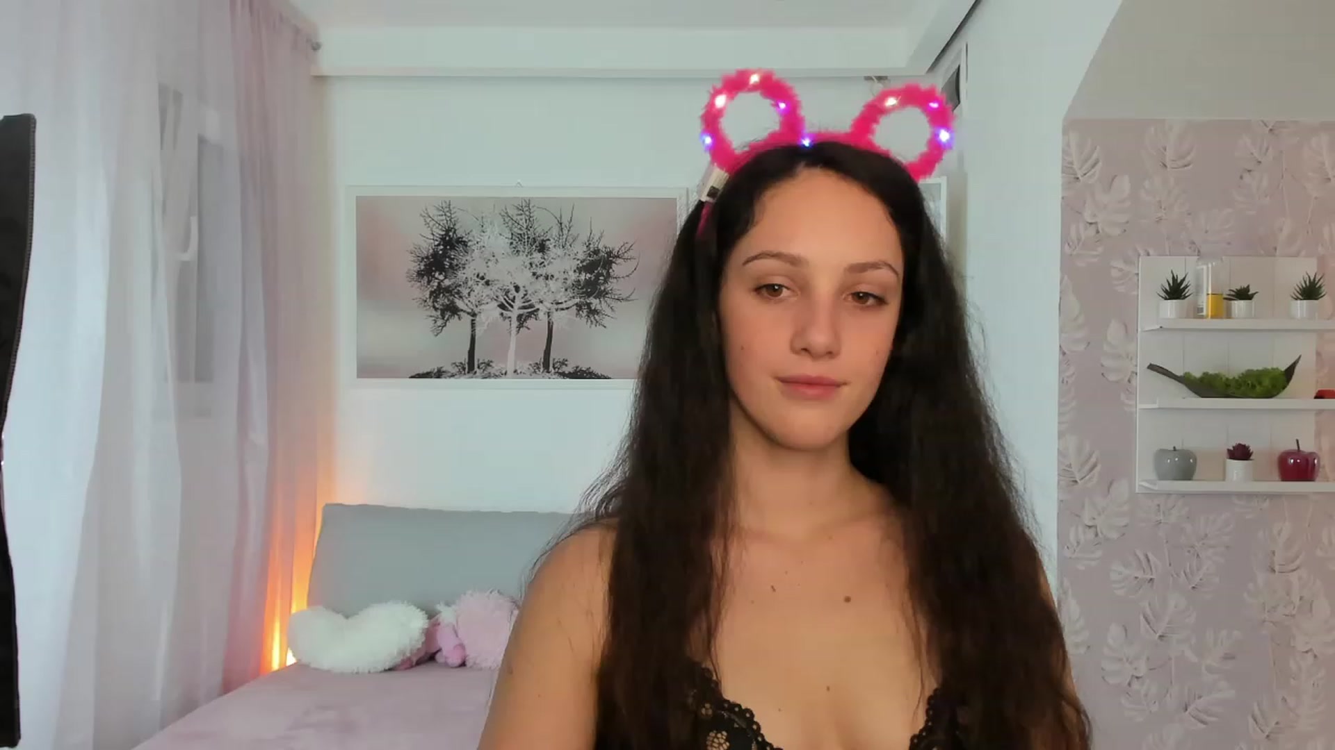 Gallery image thumbnail from Sophie_Rain18's myfreecams stream on, 02/14/2023, 17:49 image 1 of 20