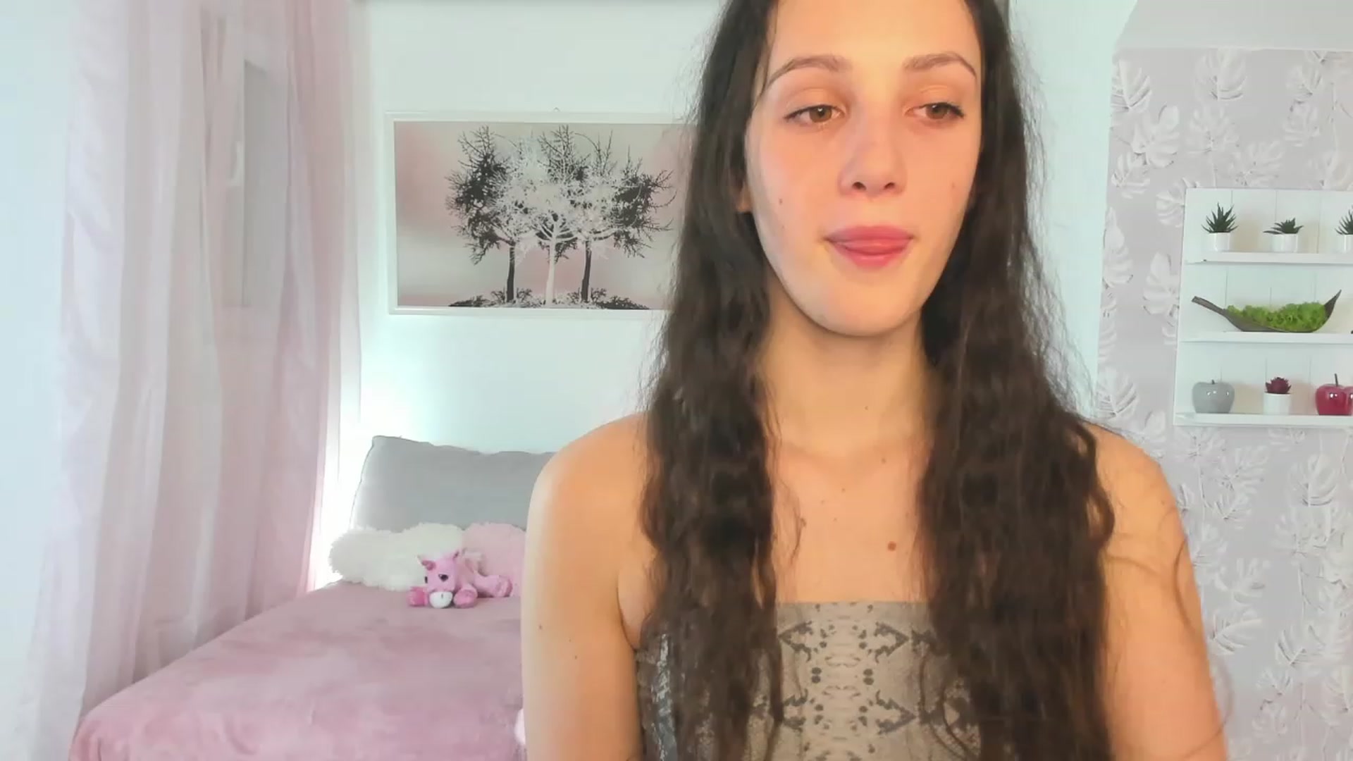 Gallery image thumbnail from Sophie_Rain18's myfreecams stream on, 02/28/2023, 14:53 image 20 of 20