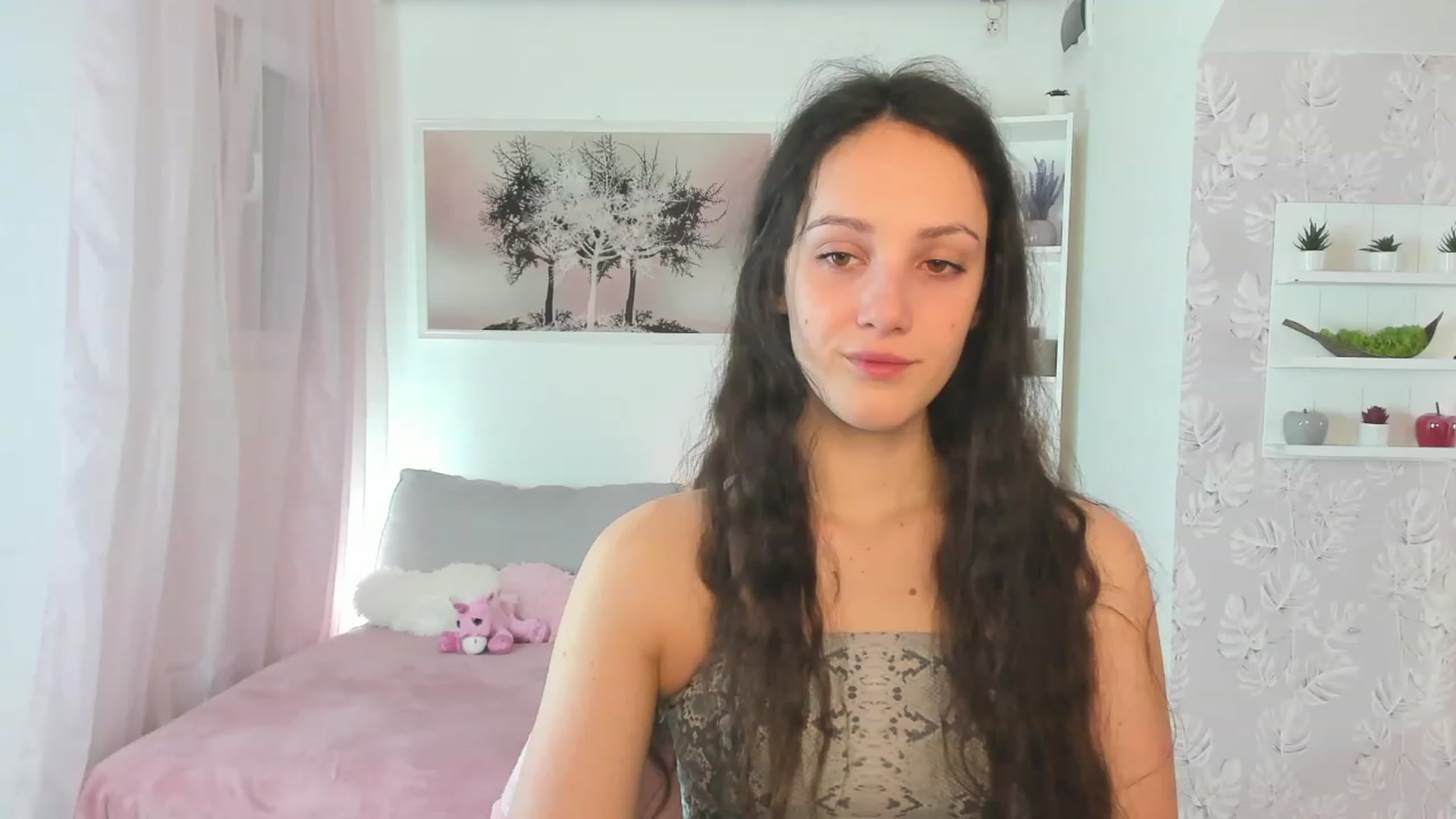 Gallery image thumbnail from Sophie_Rain18's myfreecams stream on, 02/28/2023, 14:53 image 18 of 20