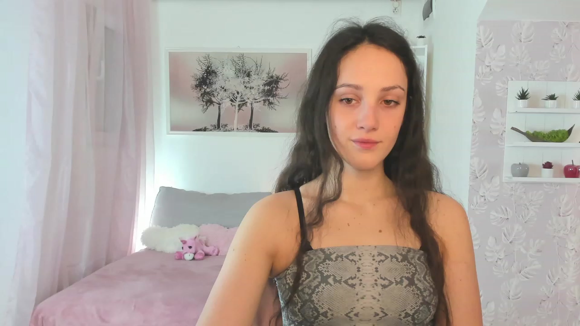 Gallery image thumbnail from Sophie_Rain18's myfreecams stream on, 02/28/2023, 14:53 image 10 of 20