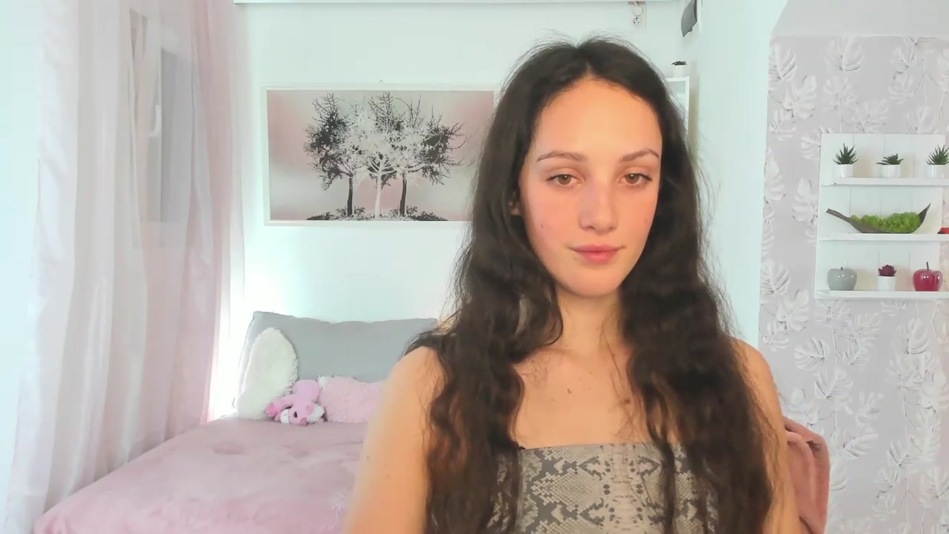 Gallery image thumbnail from Sophie_Rain18's myfreecams stream on, 02/28/2023, 19:00 image 13 of 20