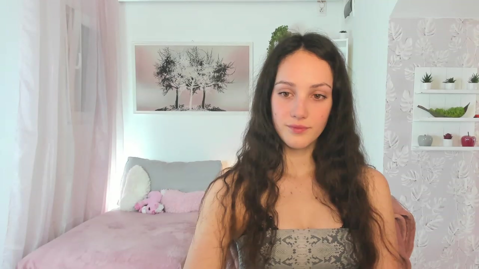 Gallery image thumbnail from Sophie_Rain18's myfreecams stream on, 02/28/2023, 19:00 image 9 of 20