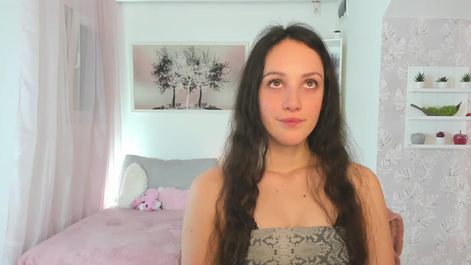 Gallery image thumbnail from Sophie_Rain18's myfreecams stream on, 02/28/2023, 19:00 image 7 of 20