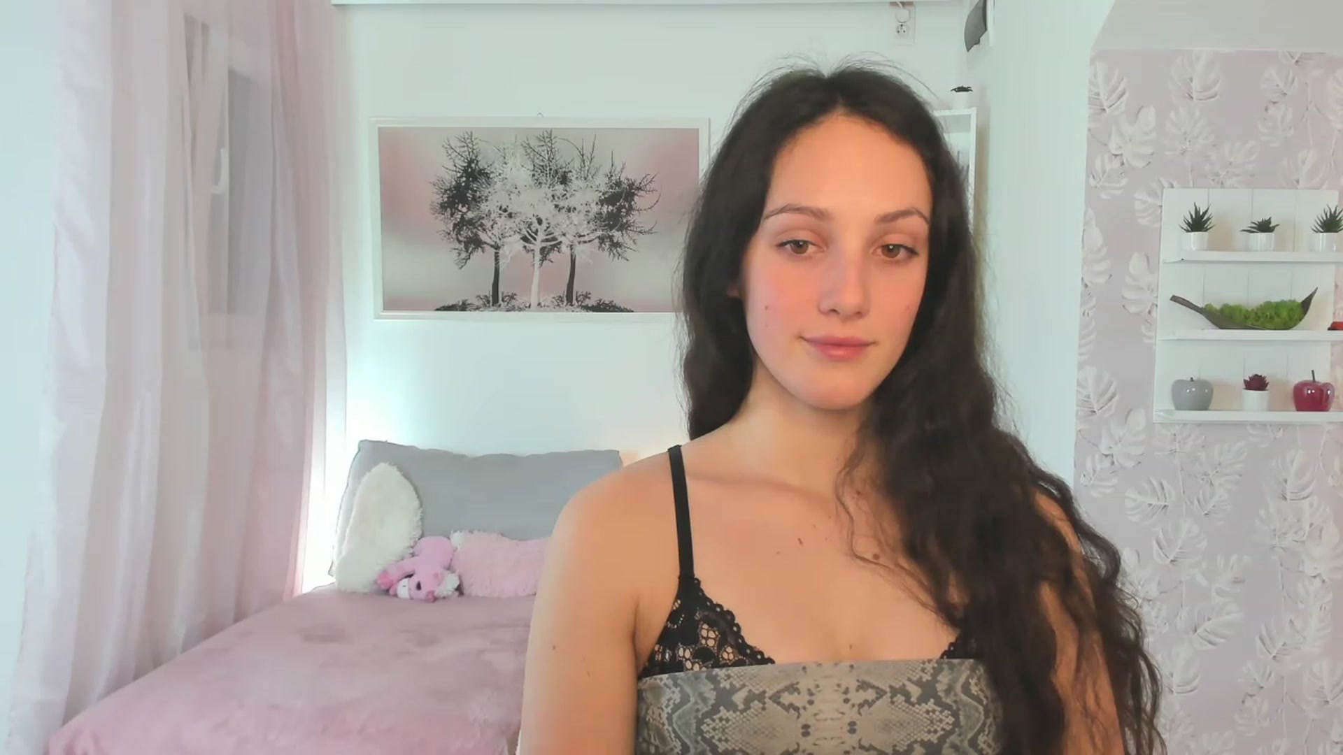 Gallery image thumbnail from Sophie_Rain18's myfreecams stream on, 02/28/2023, 19:00 image 10 of 20