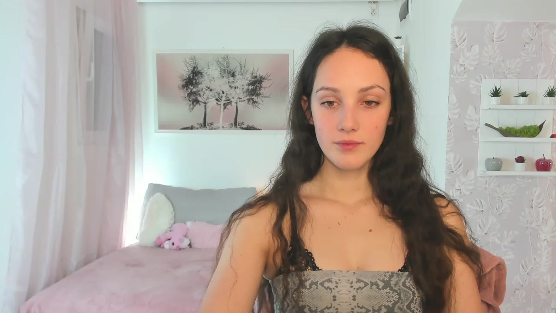 Gallery image thumbnail from Sophie_Rain18's myfreecams stream on, 02/28/2023, 19:00 image 5 of 20