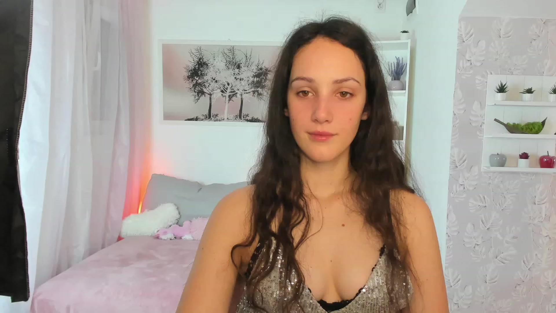 Gallery image thumbnail from Sophie_Rain18's myfreecams stream on, 03/01/2023, 15:33 image 10 of 20