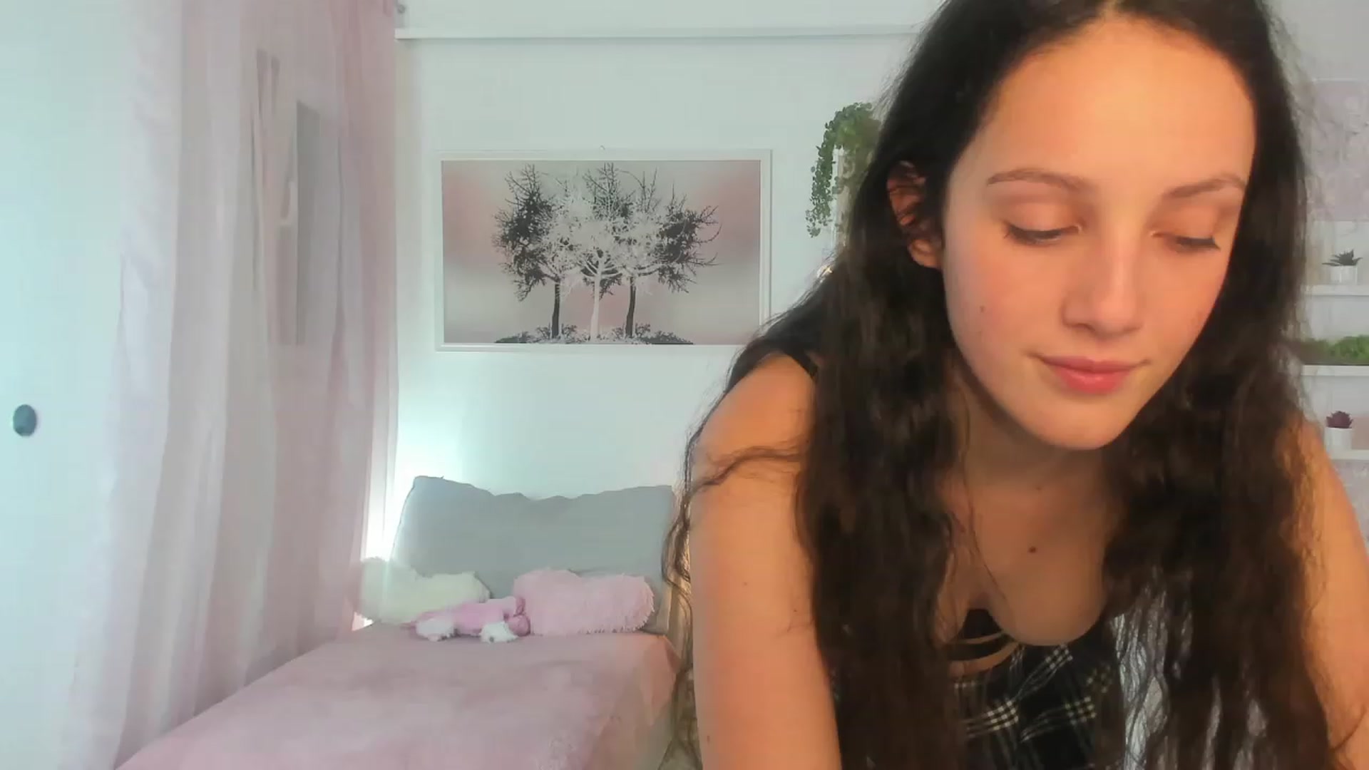 Gallery image thumbnail from Sophie_Rain18's myfreecams stream on, 03/02/2023, 18:17 image 10 of 20