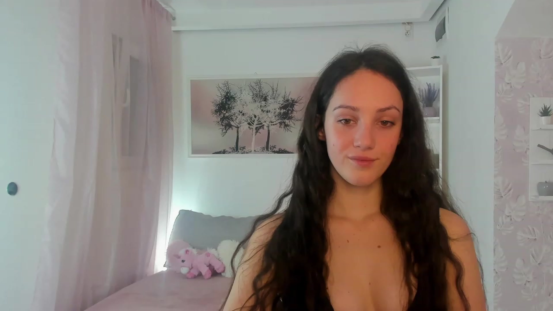 Gallery image thumbnail from Sophie_Rain18's myfreecams stream on, 03/03/2023, 15:52 image 17 of 20