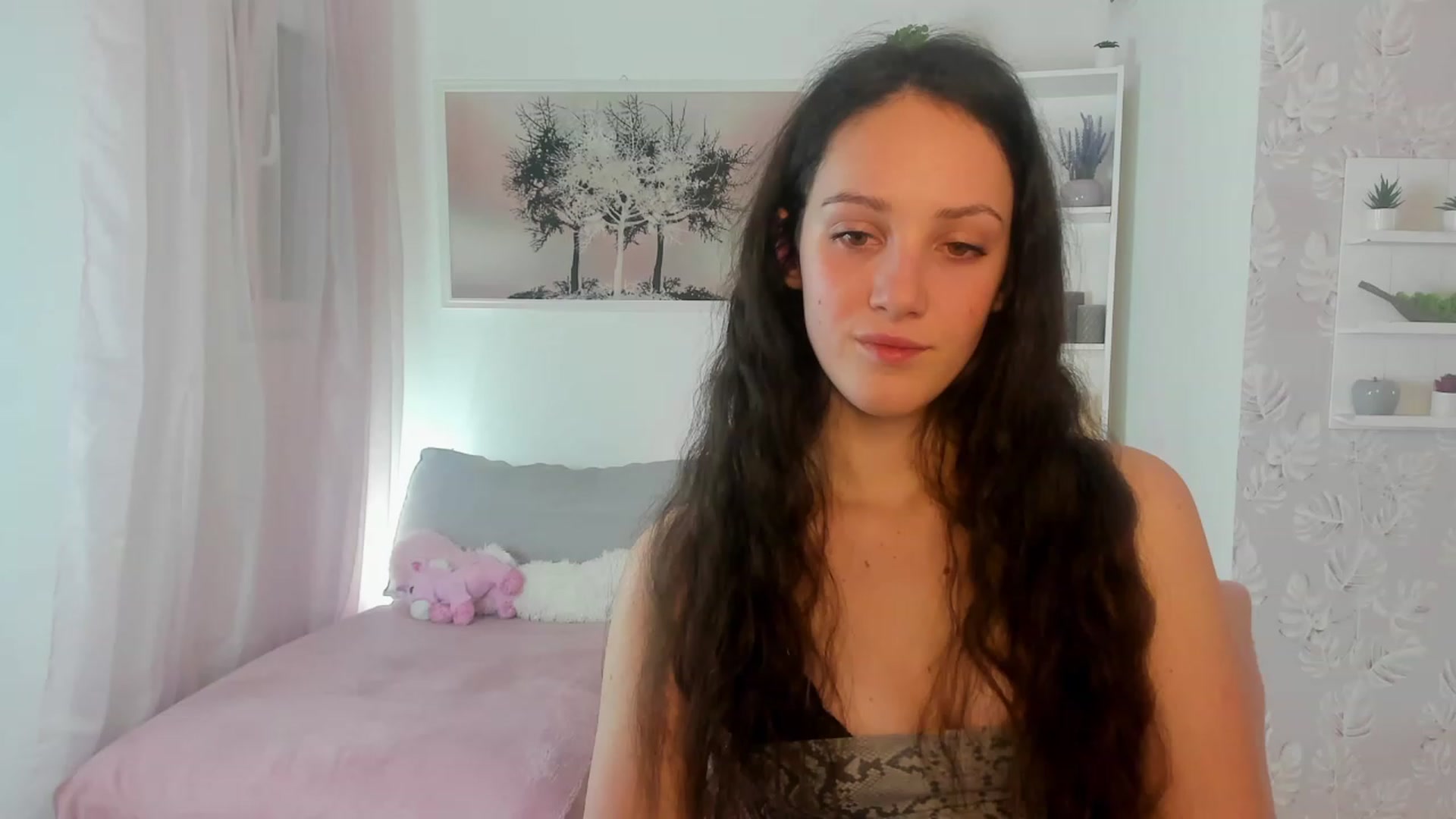 Gallery image thumbnail from Sophie_Rain18's myfreecams stream on, 03/04/2023, 18:33 image 20 of 20
