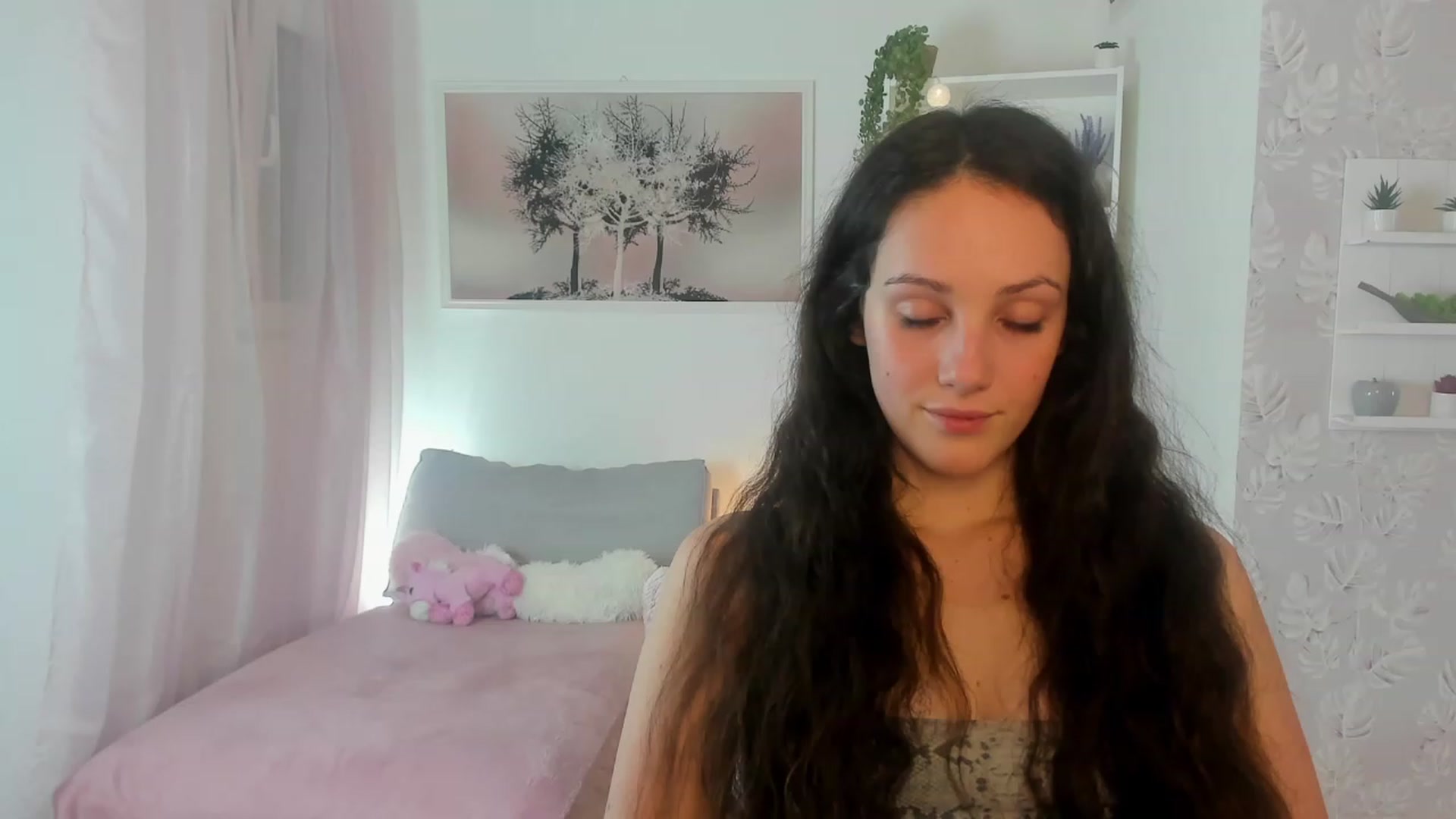 Gallery image thumbnail from Sophie_Rain18's myfreecams stream on, 03/04/2023, 19:07 image 18 of 20