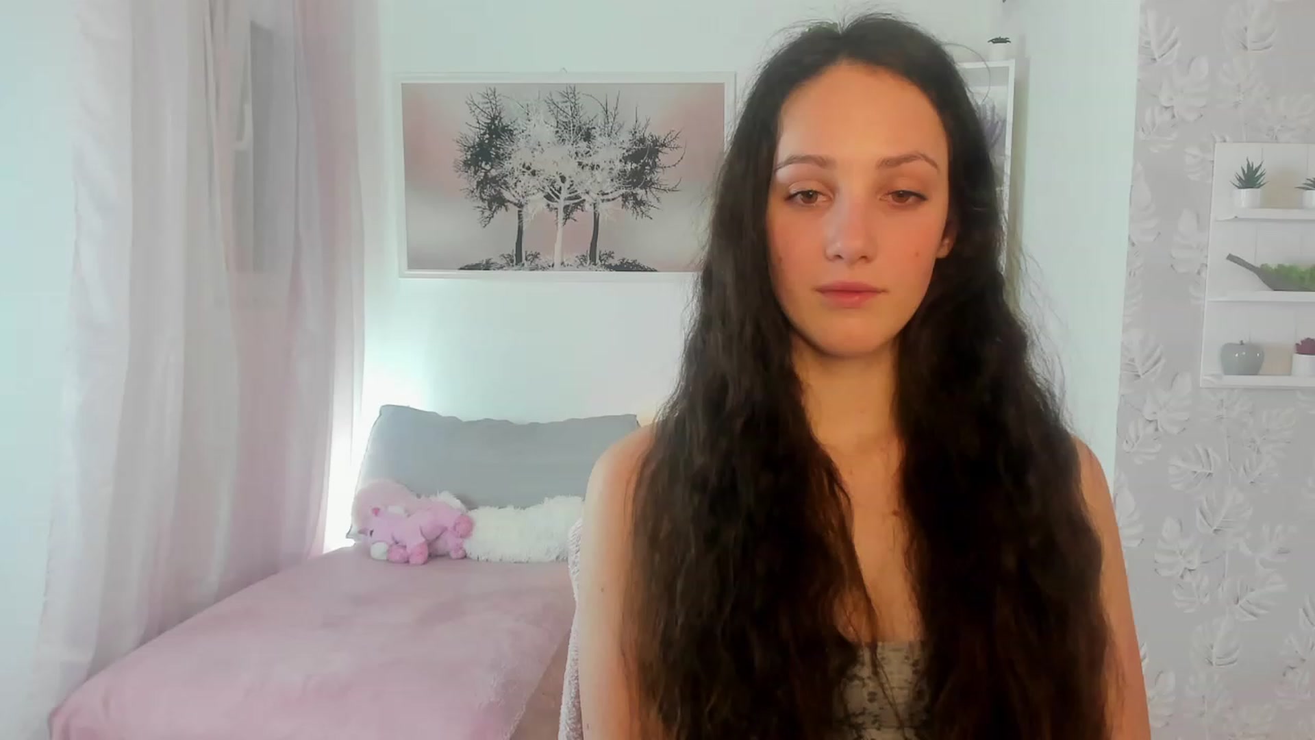 Gallery image thumbnail from Sophie_Rain18's myfreecams stream on, 03/04/2023, 19:07 image 12 of 20
