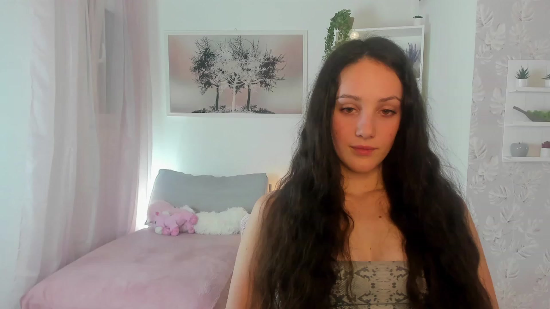 Gallery image thumbnail from Sophie_Rain18's myfreecams stream on, 03/04/2023, 19:07 image 16 of 20