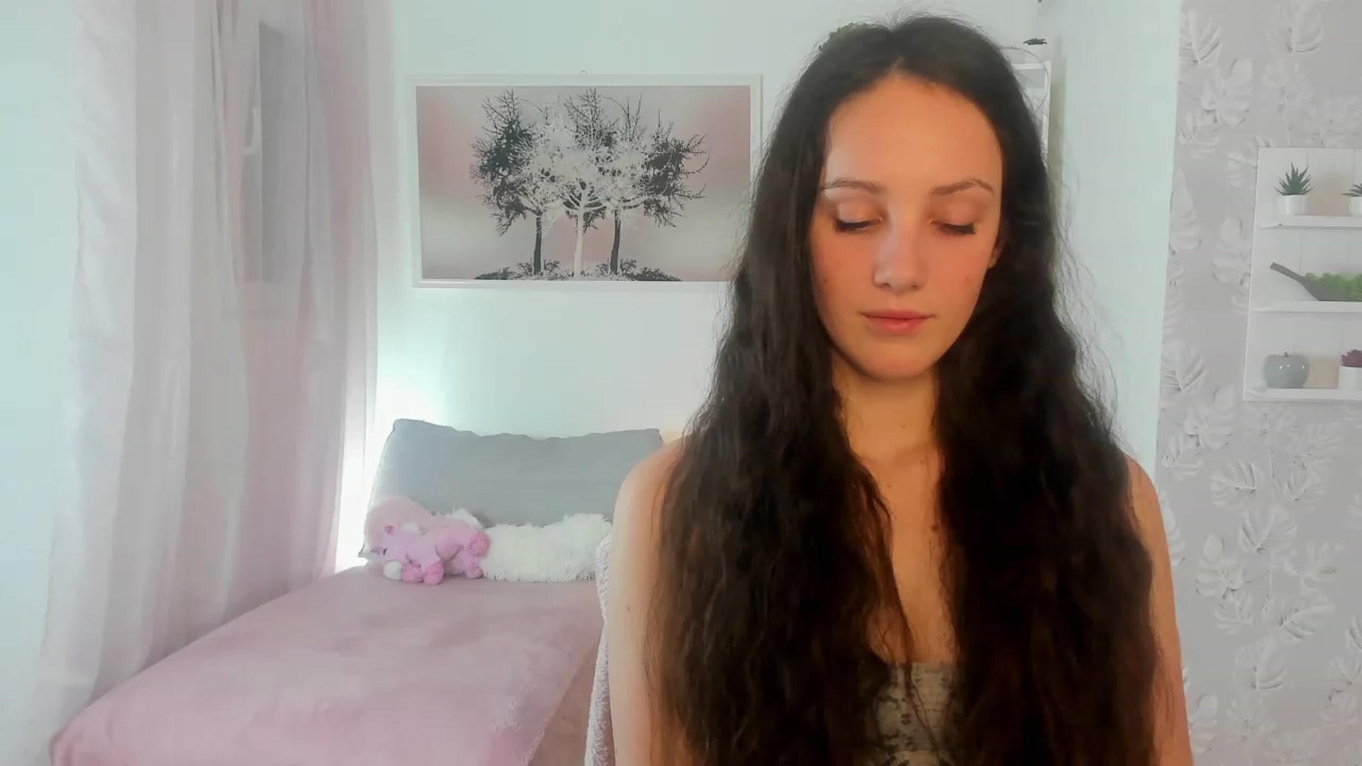 Gallery image thumbnail from Sophie_Rain18's myfreecams stream on, 03/04/2023, 19:07 image 13 of 20