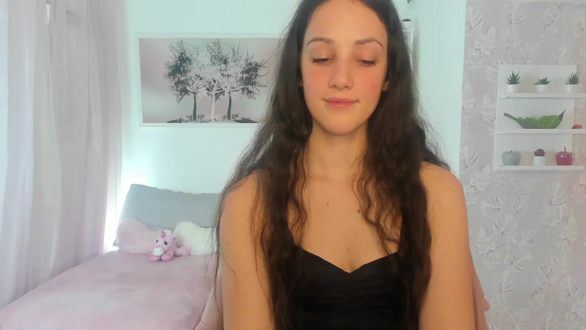 Gallery image thumbnail from Sophie_Rain18's myfreecams stream on, 03/06/2023, 15:22 image 5 of 20
