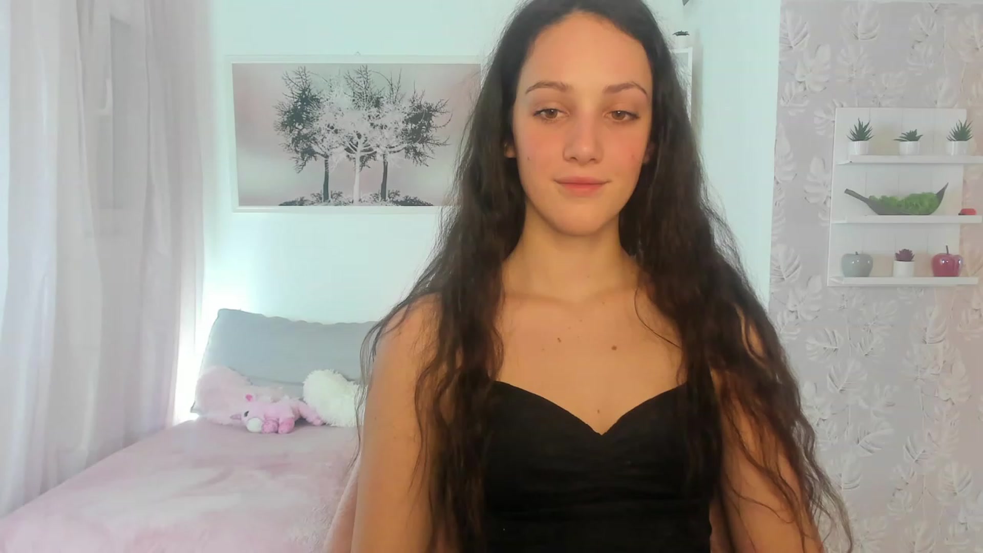 Gallery image thumbnail from Sophie_Rain18's myfreecams stream on, 03/06/2023, 16:04 image 3 of 20