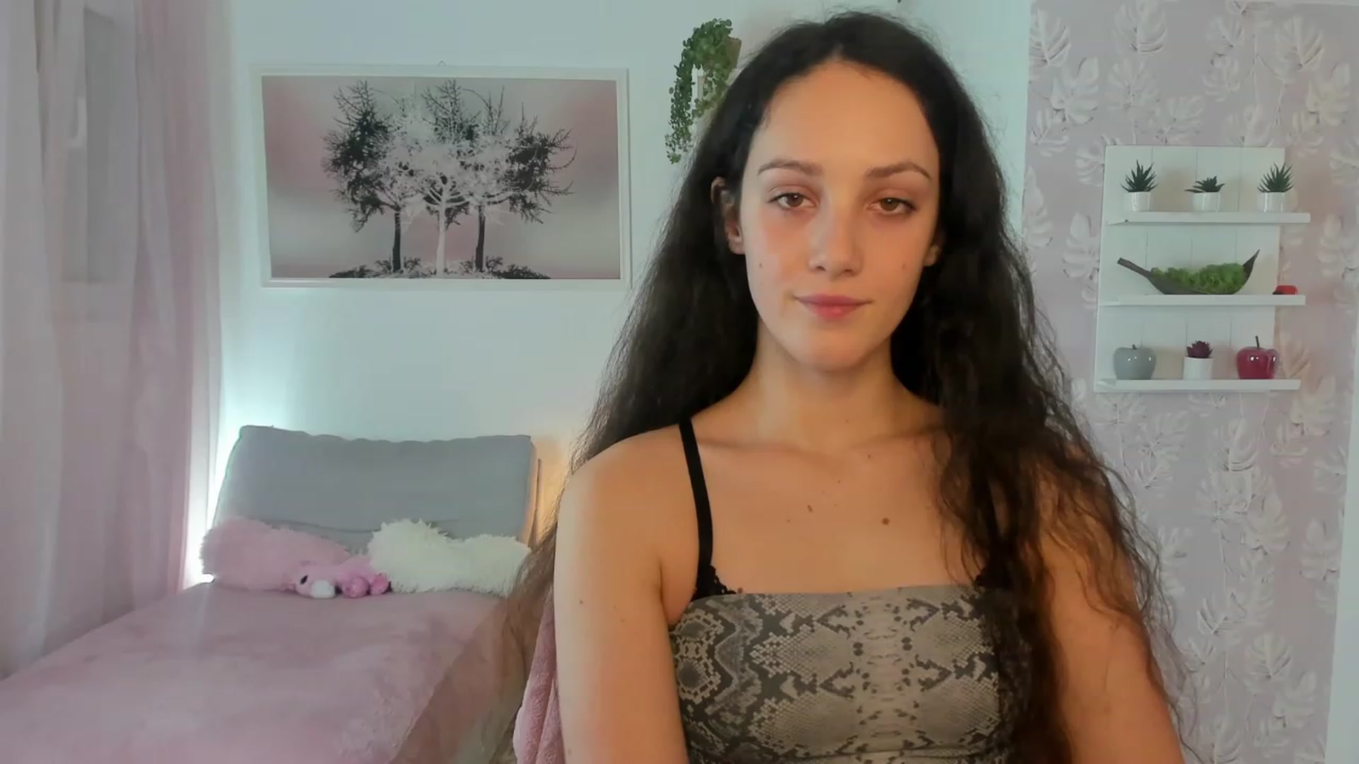 Gallery image thumbnail from Sophie_Rain18's myfreecams stream on, 03/07/2023, 15:20 image 1 of 20
