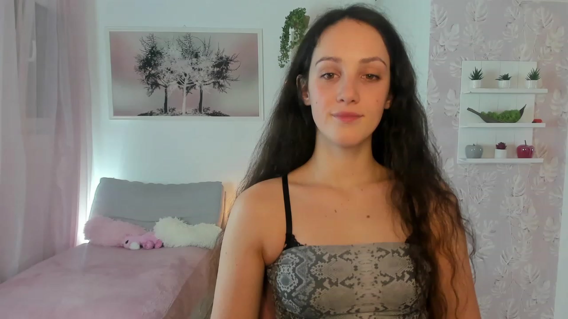 Gallery image thumbnail from Sophie_Rain18's myfreecams stream on, 03/07/2023, 15:20 image 3 of 20
