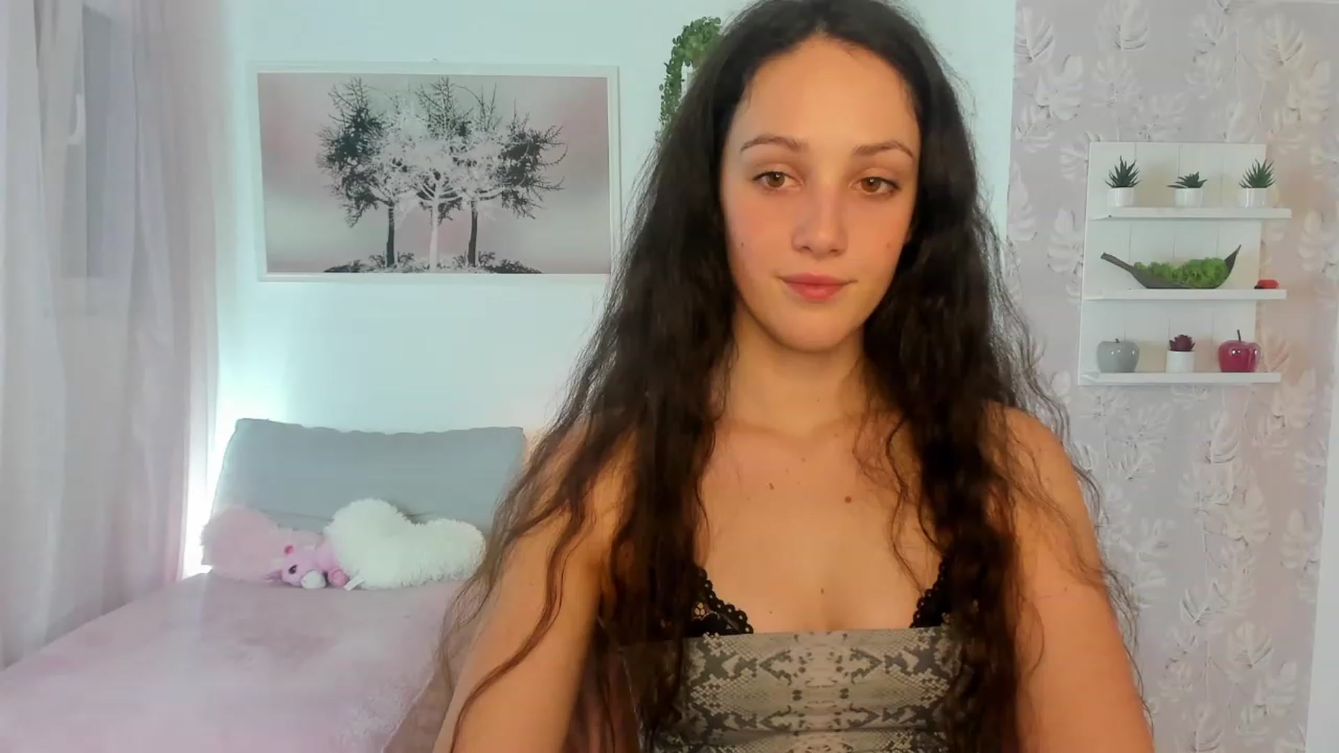 Gallery image thumbnail from Sophie_Rain18's myfreecams stream on, 03/07/2023, 17:28 image 8 of 20
