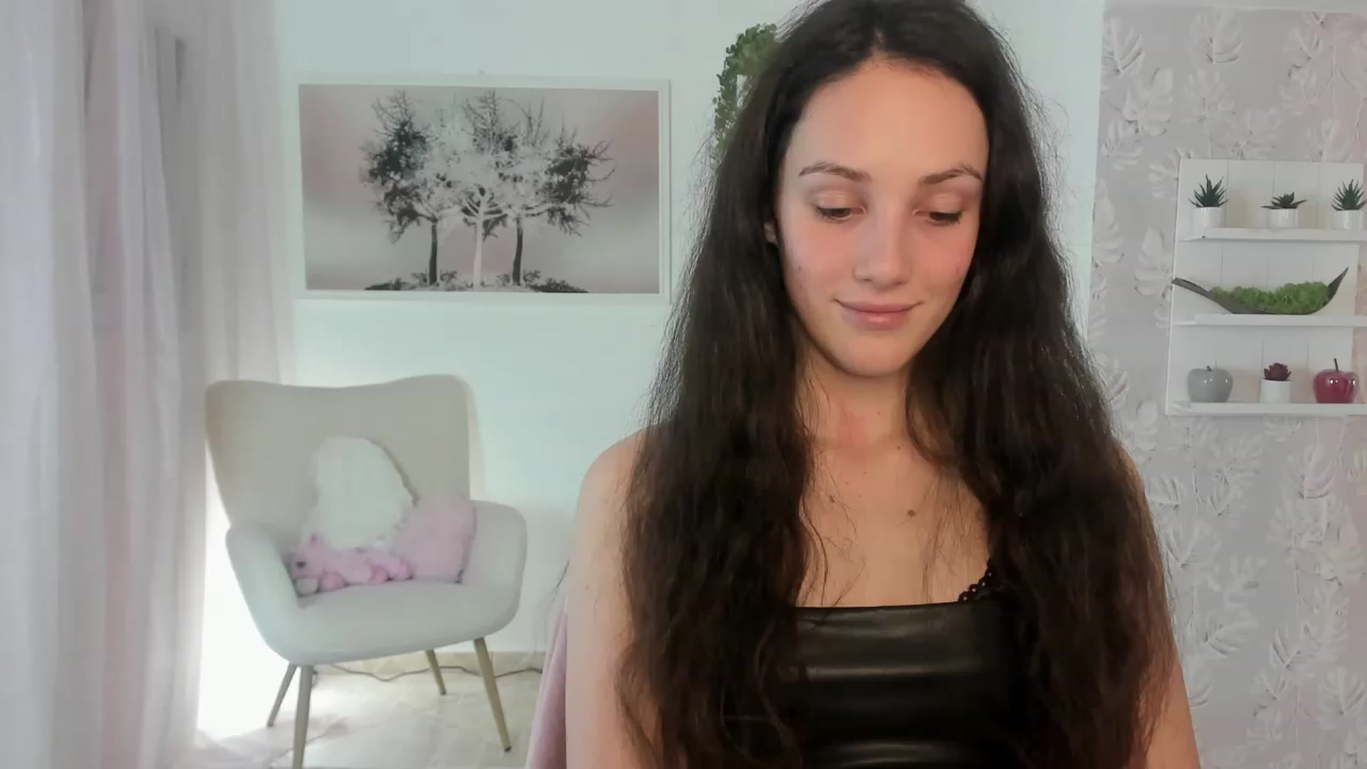 Gallery image thumbnail from Sophie_Rain18's myfreecams stream on, 03/15/2023, 17:36 image 7 of 20