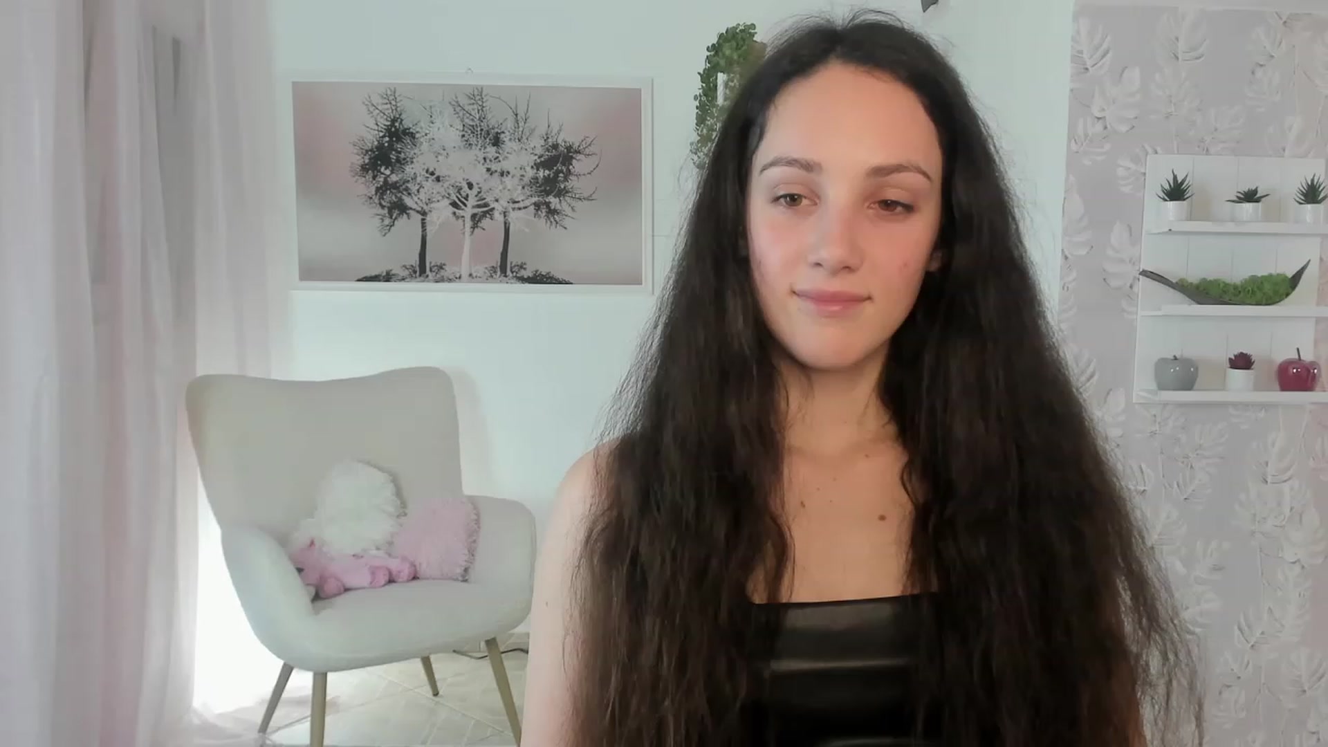 Gallery image thumbnail from Sophie_Rain18's myfreecams stream on, 03/15/2023, 18:46 image 9 of 20