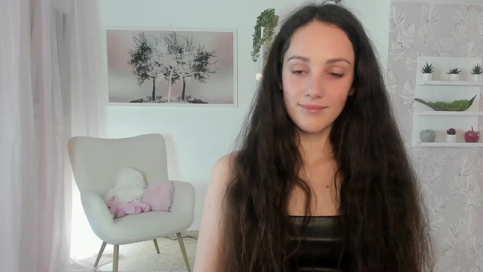Gallery image thumbnail from Sophie_Rain18's myfreecams stream on, 03/15/2023, 18:46 image 8 of 20