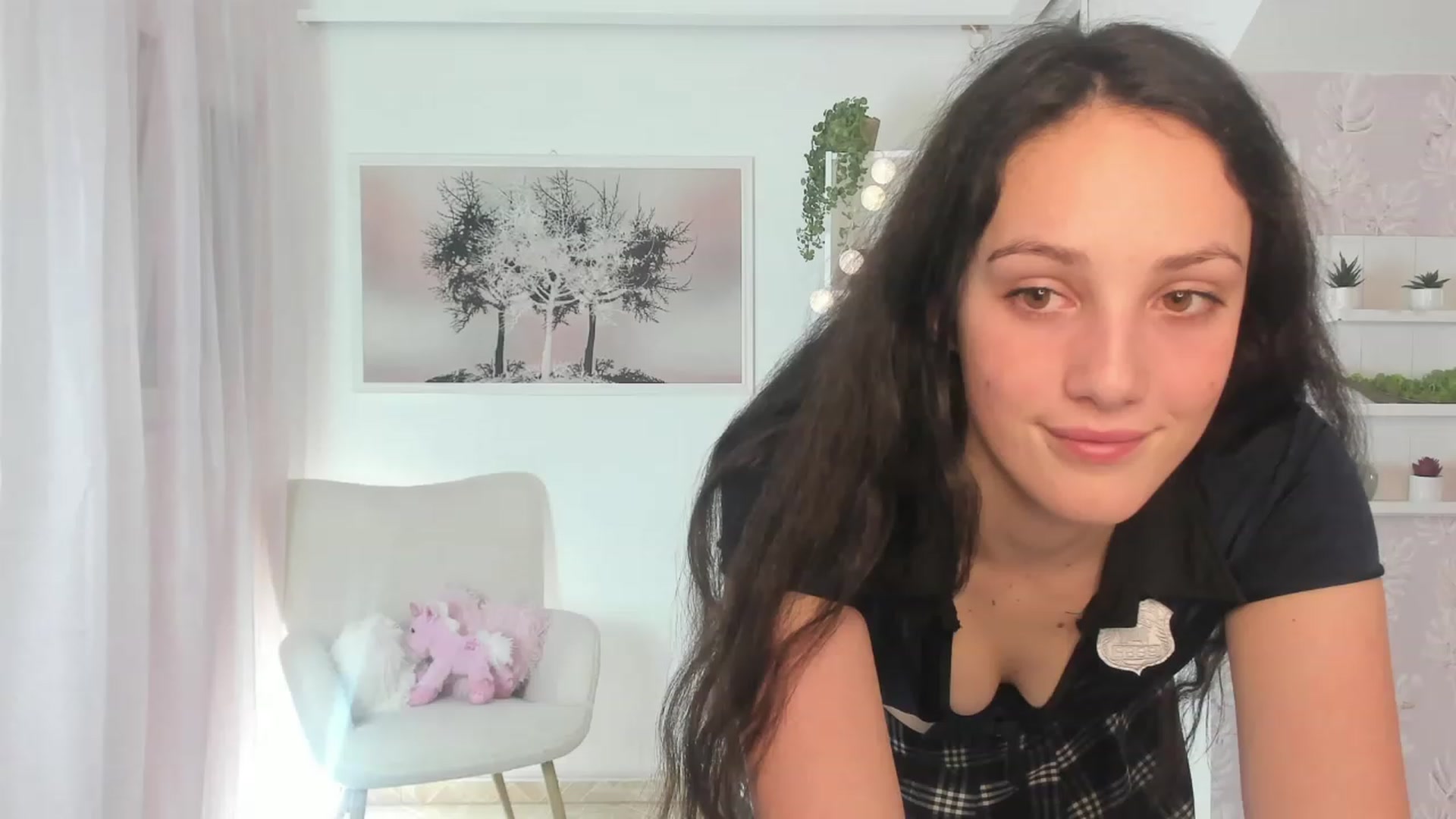 Gallery image thumbnail from Sophie_Rain18's myfreecams stream on, 03/17/2023, 16:00 image 8 of 20