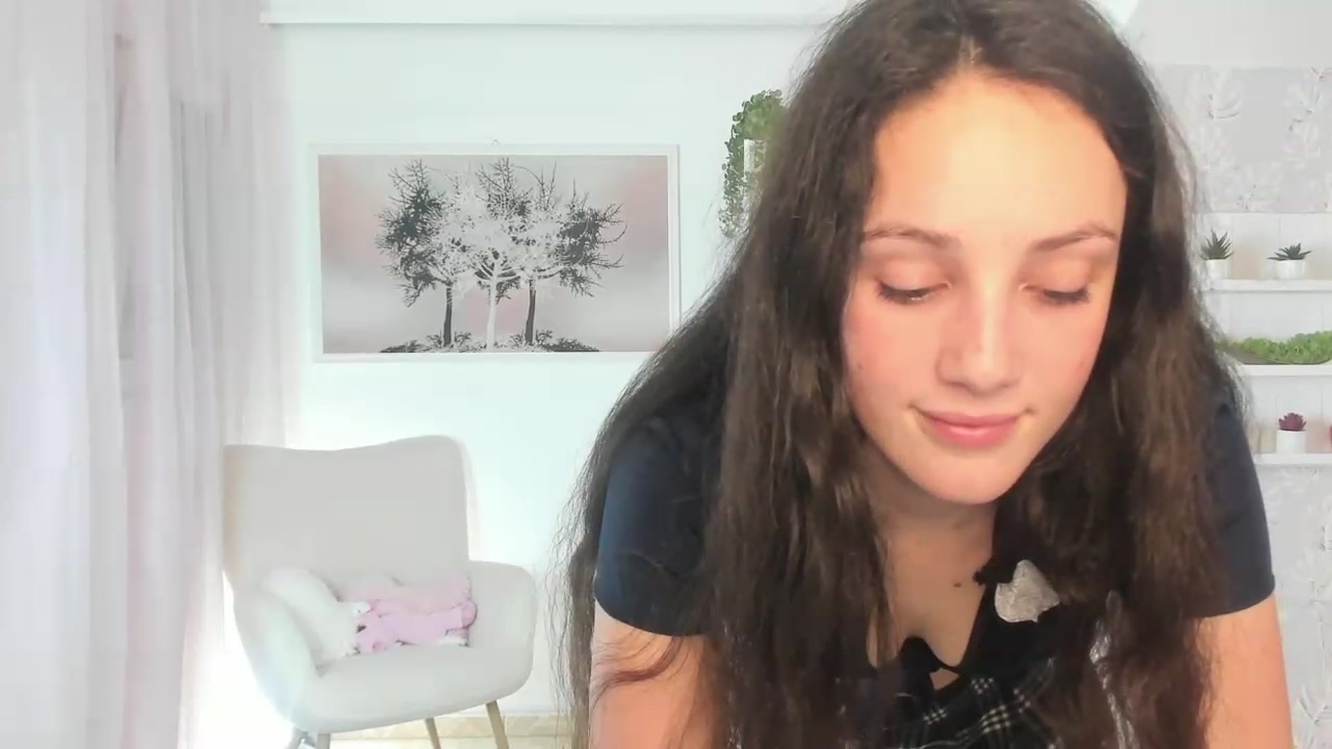 Gallery image thumbnail from Sophie_Rain18's myfreecams stream on, 03/17/2023, 17:10 image 12 of 20
