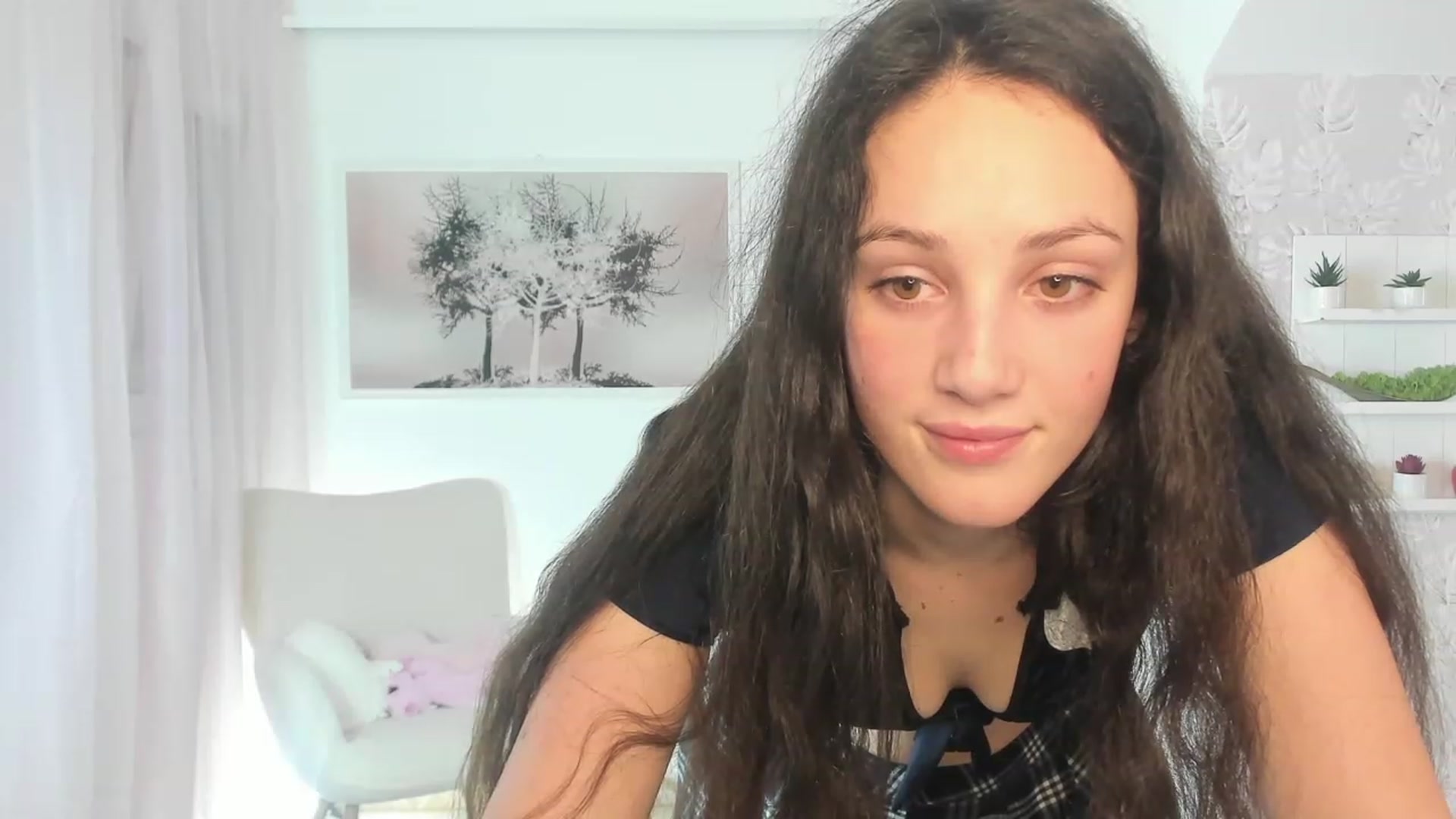 Gallery image thumbnail from Sophie_Rain18's myfreecams stream on, 03/17/2023, 17:10 image 14 of 20