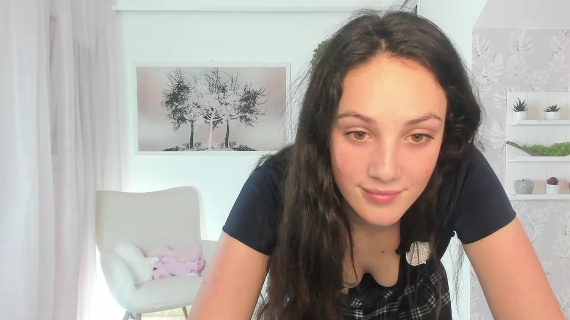 Gallery image thumbnail from Sophie_Rain18's myfreecams stream on, 03/17/2023, 17:29 image 11 of 20
