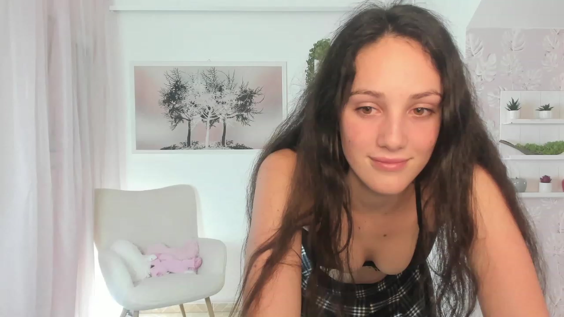 Gallery image thumbnail from Sophie_Rain18's myfreecams stream on, 03/17/2023, 18:21 image 16 of 20