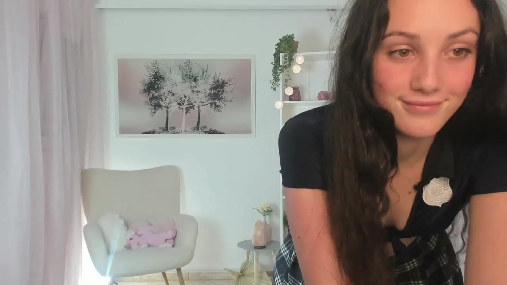 Gallery image thumbnail from Sophie_Rain18's myfreecams stream on, 03/17/2023, 19:16 image 15 of 20