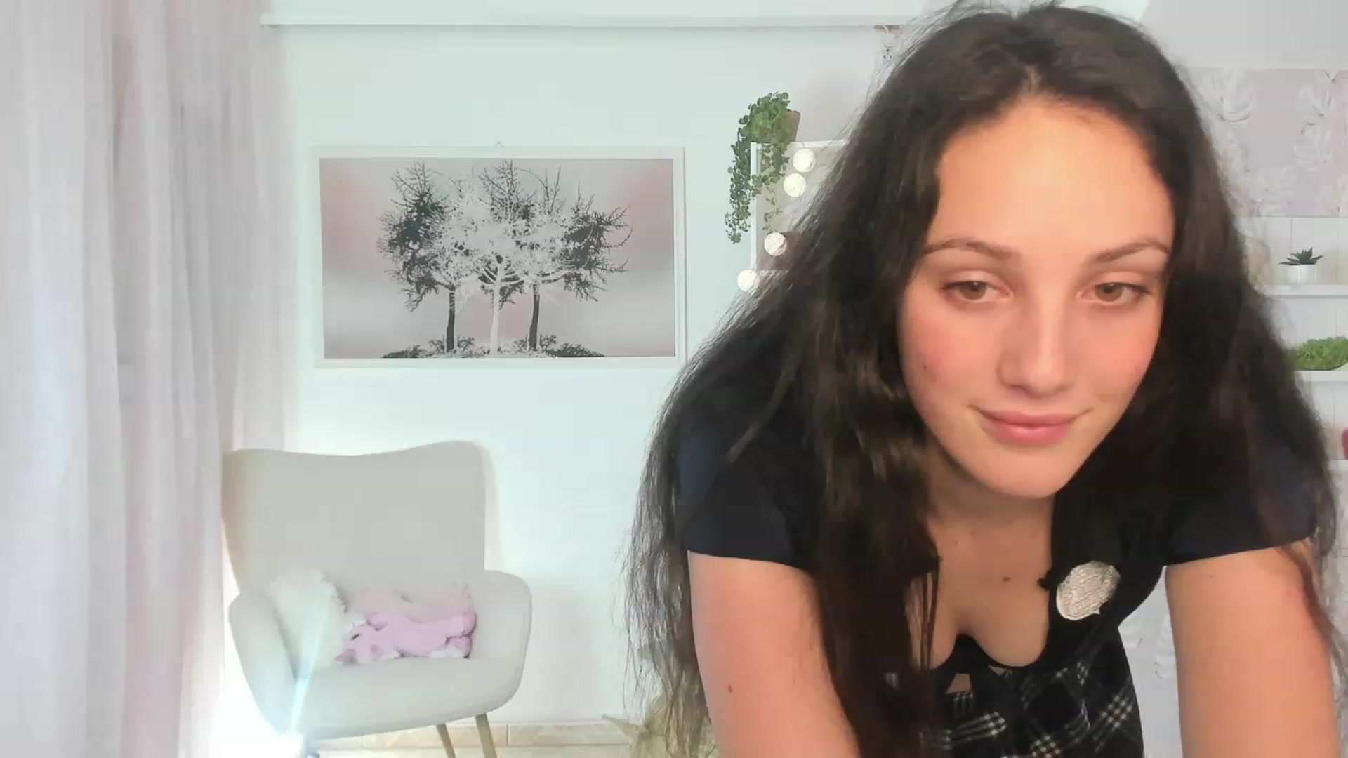 Gallery image thumbnail from Sophie_Rain18's myfreecams stream on, 03/17/2023, 19:16 image 9 of 20