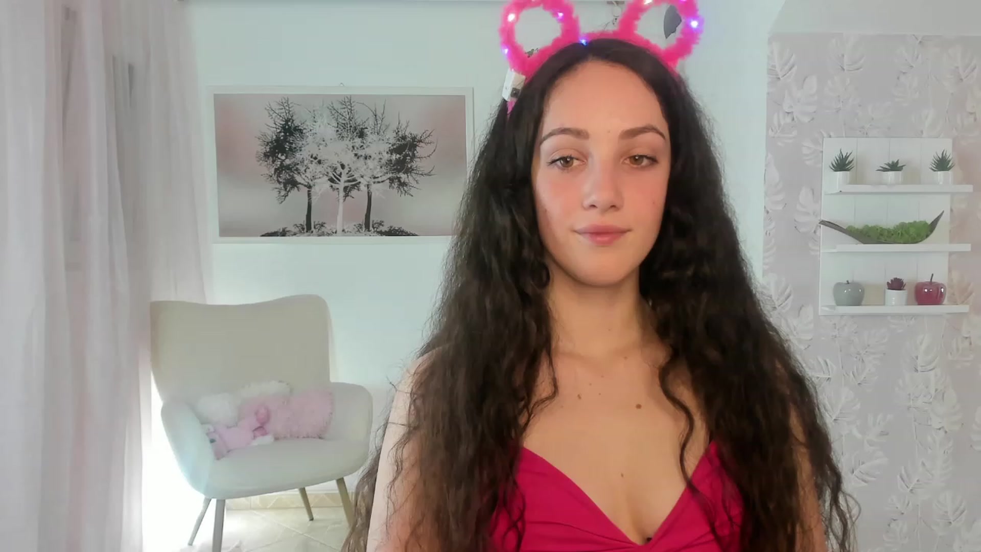 Gallery image thumbnail from Sophie_Rain18's myfreecams stream on, 03/21/2023, 14:30 image 15 of 20
