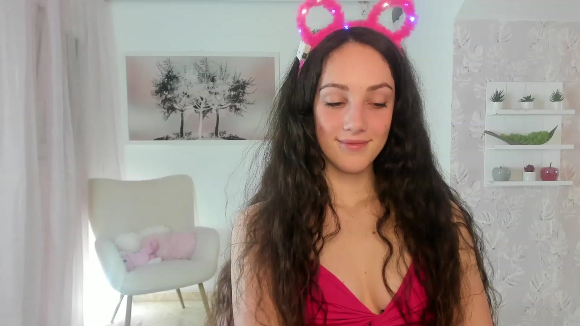 Gallery image thumbnail from Sophie_Rain18's myfreecams stream on, 03/21/2023, 14:30 image 16 of 20