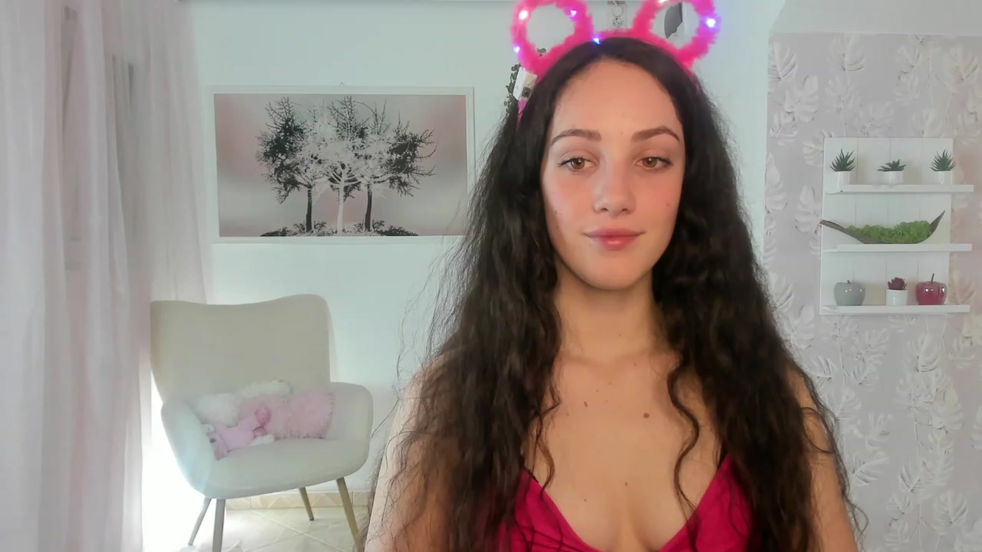 Gallery image thumbnail from Sophie_Rain18's myfreecams stream on, 03/21/2023, 14:30 image 20 of 20