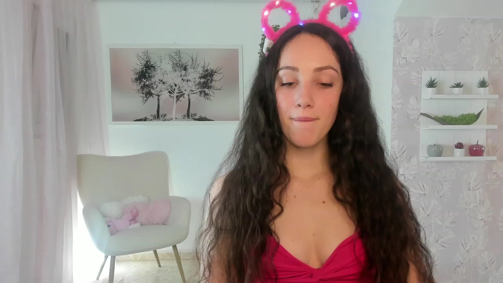 Gallery image thumbnail from Sophie_Rain18's myfreecams stream on, 03/21/2023, 14:30 image 8 of 20