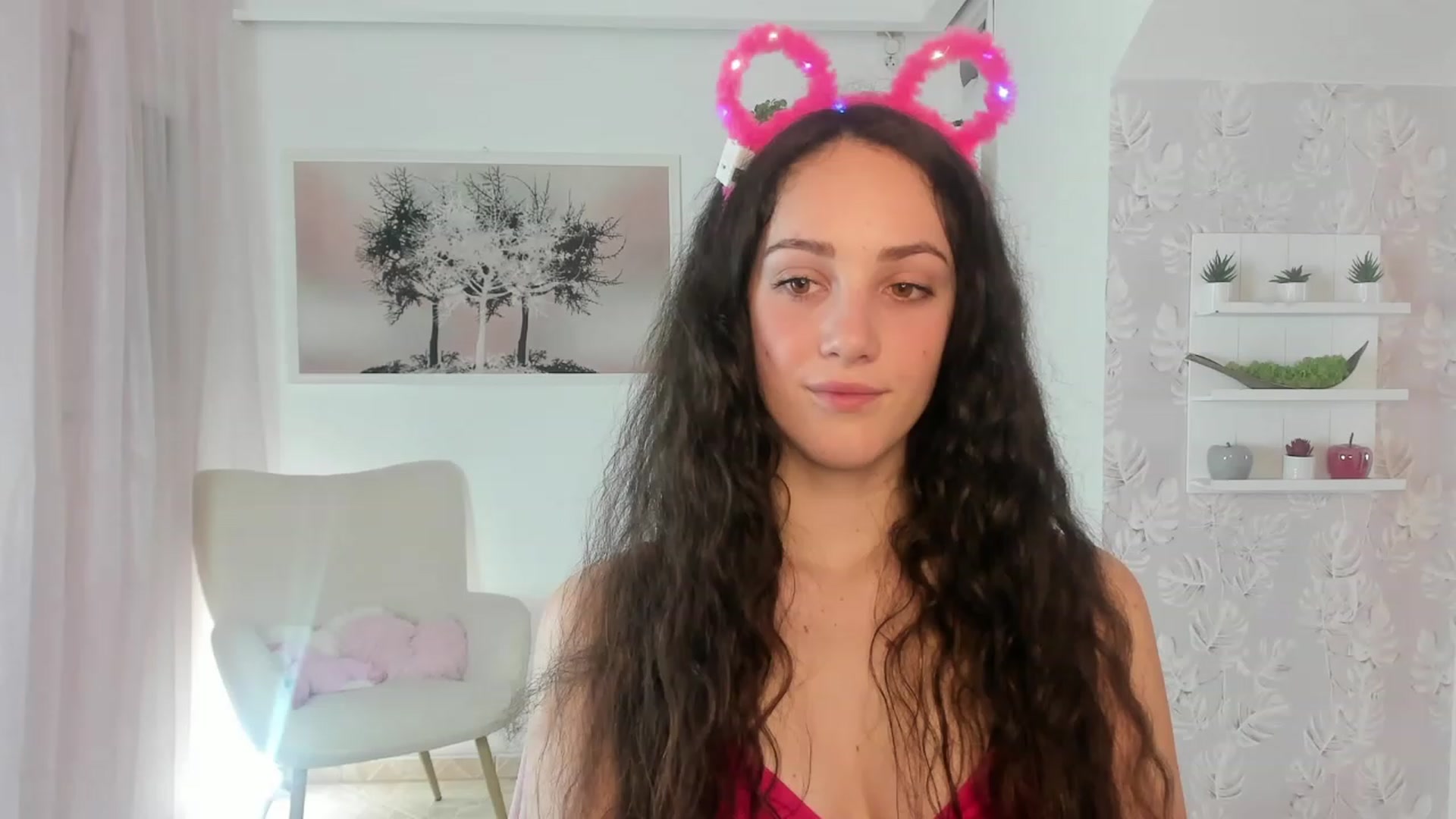 Gallery image thumbnail from Sophie_Rain18's myfreecams stream on, 03/21/2023, 15:41 image 18 of 20