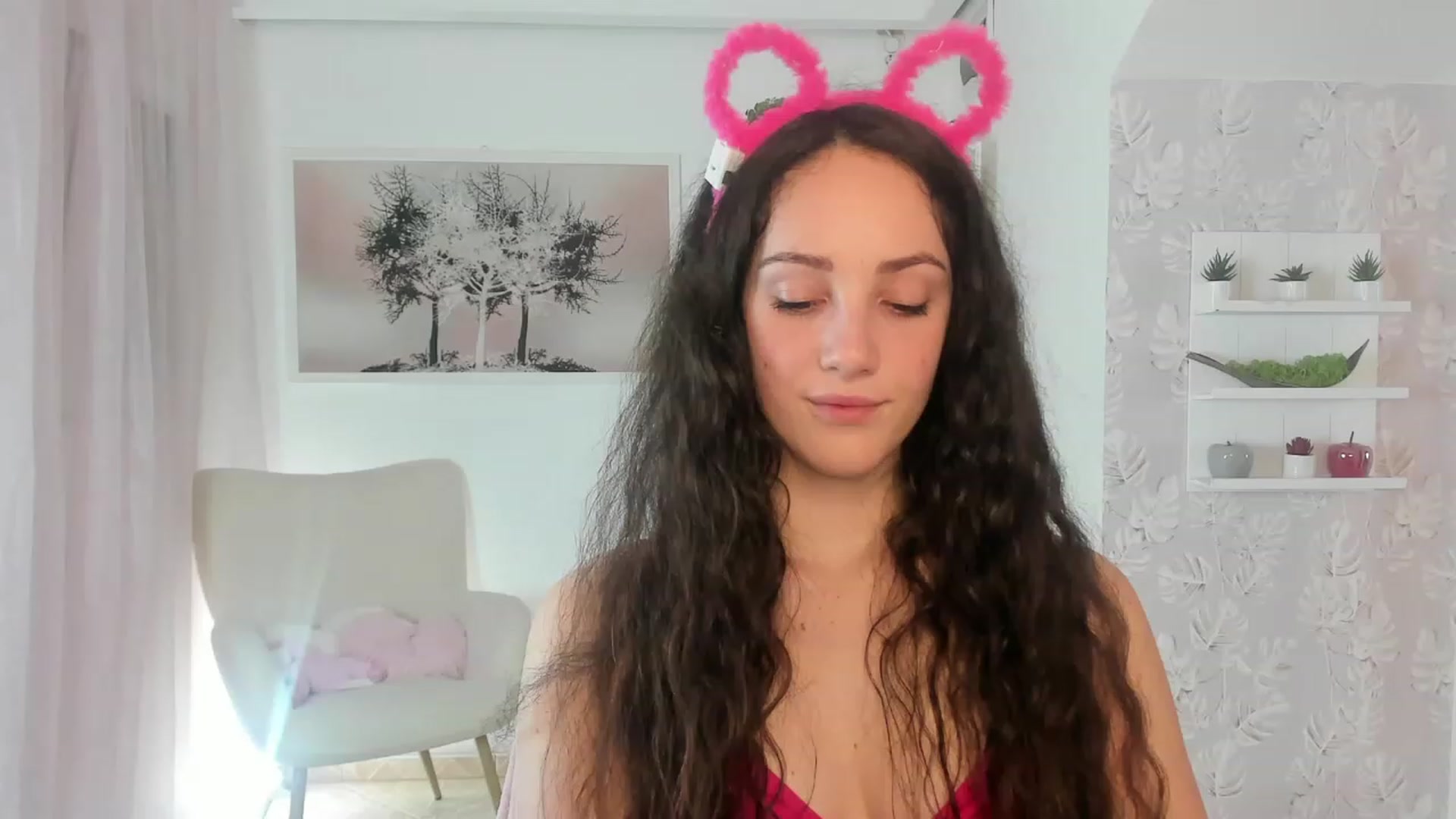 Gallery image thumbnail from Sophie_Rain18's myfreecams stream on, 03/21/2023, 15:41 image 19 of 20