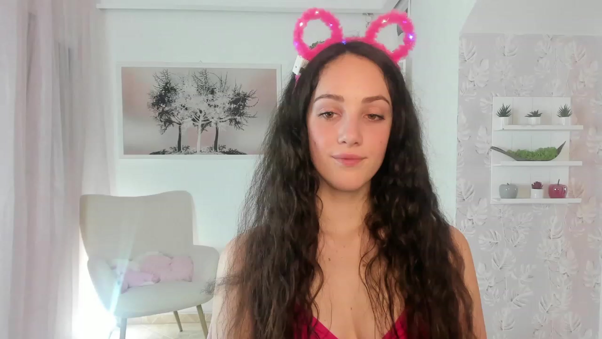 Gallery image thumbnail from Sophie_Rain18's myfreecams stream on, 03/21/2023, 15:41 image 15 of 20