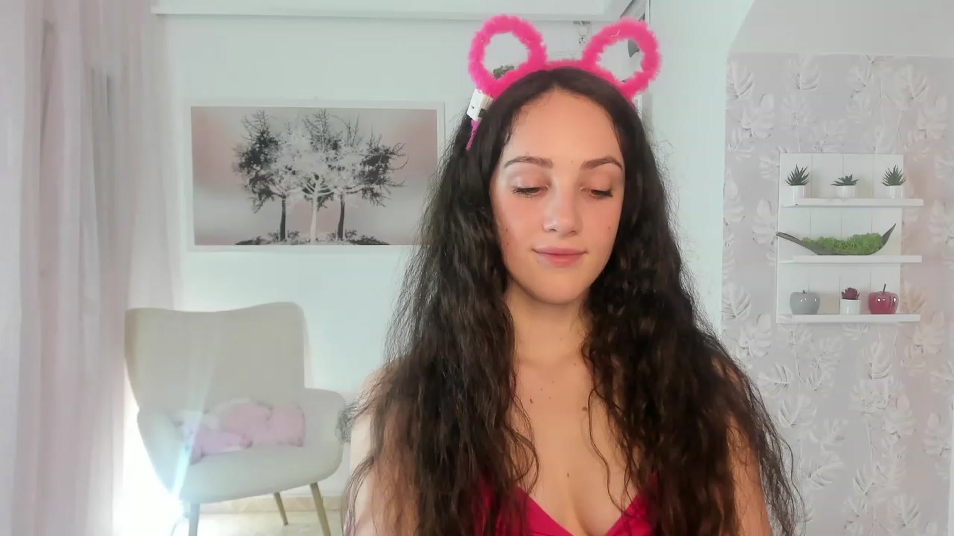 Gallery image thumbnail from Sophie_Rain18's myfreecams stream on, 03/21/2023, 15:41 image 12 of 20